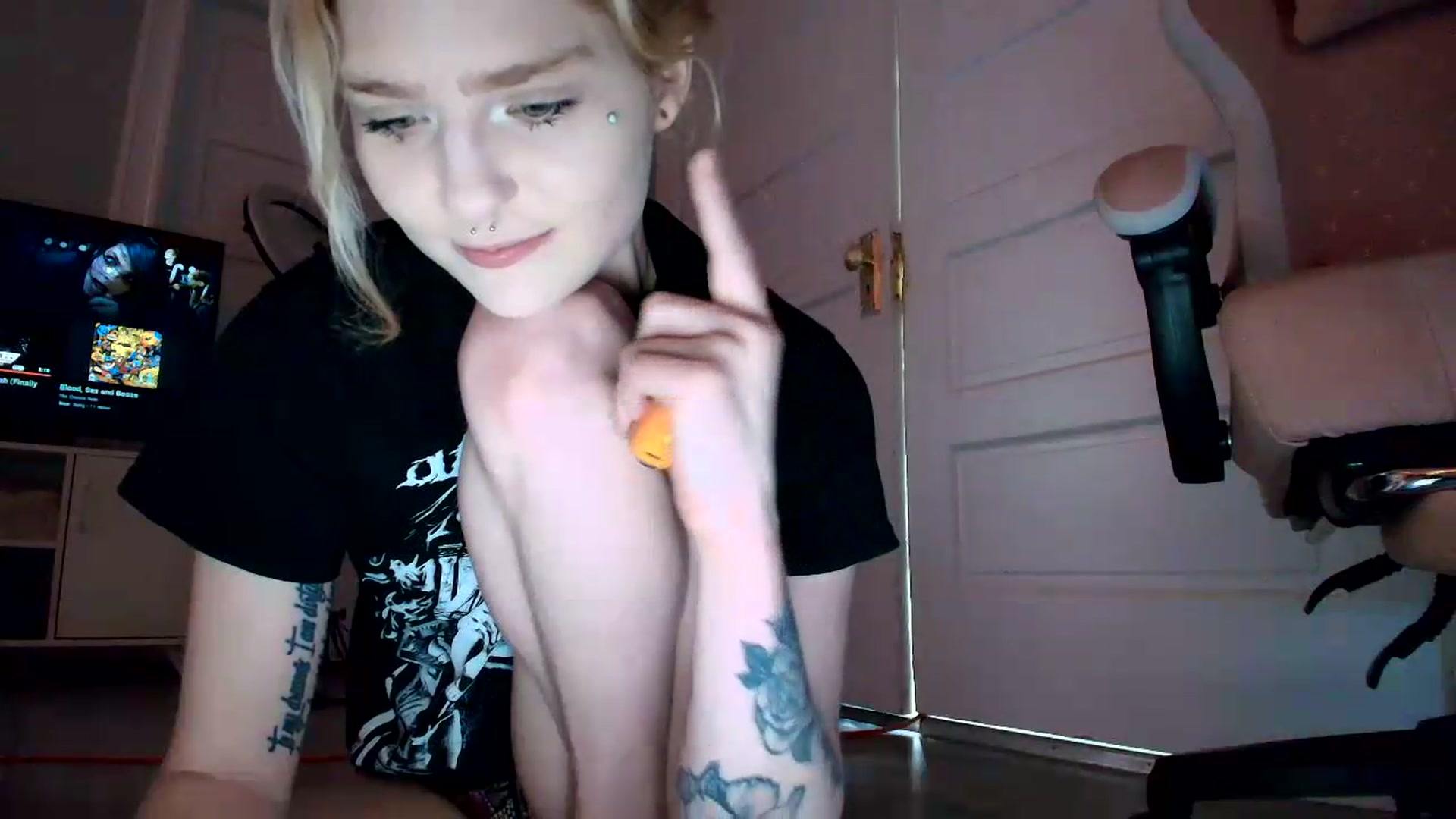 Gallery image thumbnail from DuckChan0's myfreecams stream on, 07/03/2026, 17:44 image 8 of 20