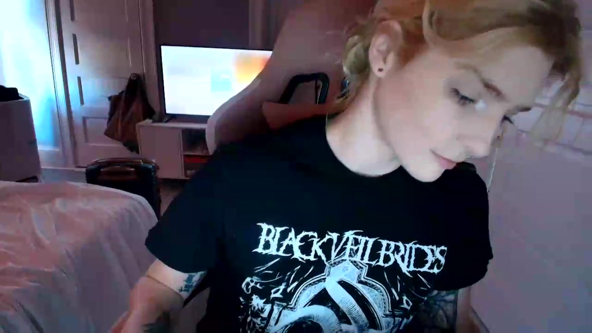 Gallery image thumbnail from DuckChan0's myfreecams stream on, 07/03/2026, 18:58 image 5 of 20