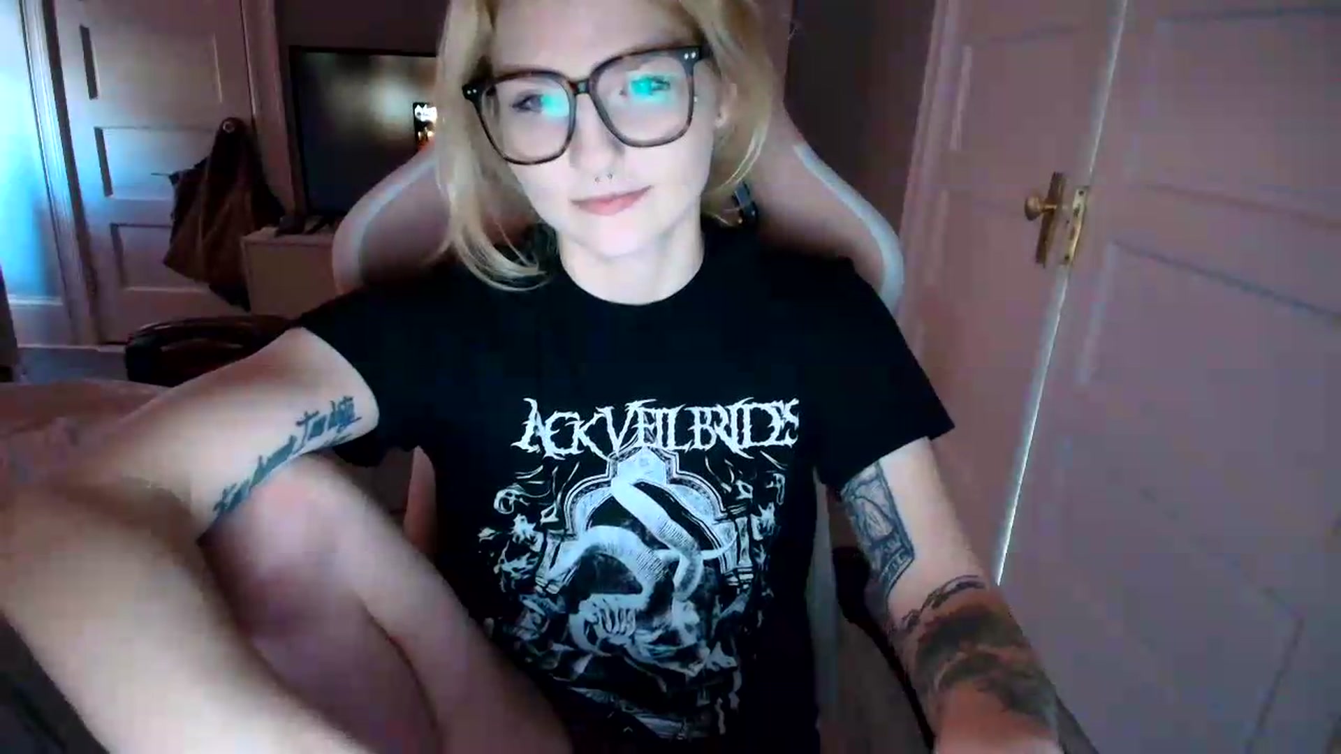 Gallery image thumbnail from DuckChan0's myfreecams stream on, 07/03/2026, 18:58 image 11 of 20