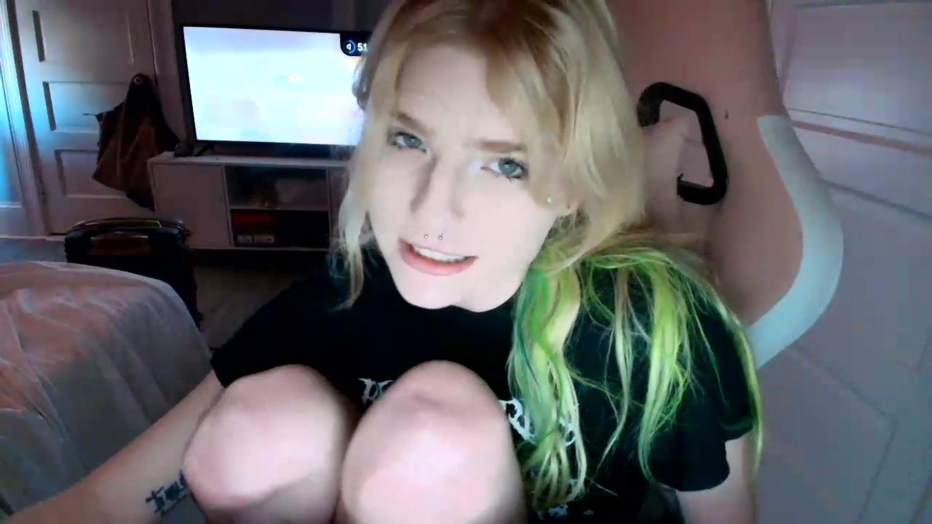 Gallery image thumbnail from DuckChan0's myfreecams stream on, 07/03/2026, 18:58 image 7 of 20
