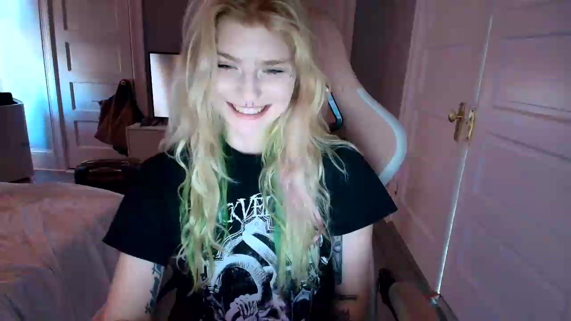 Gallery image thumbnail from DuckChan0's myfreecams stream on, 07/03/2026, 18:58 image 4 of 20