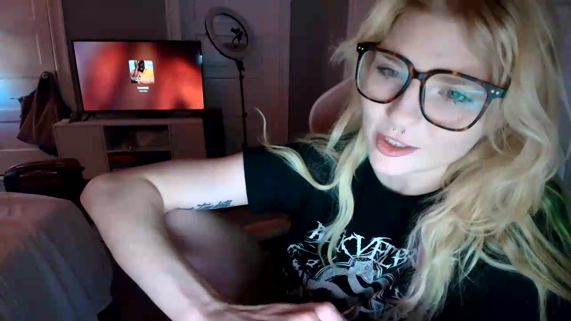 Gallery image thumbnail from DuckChan0's myfreecams stream on, 07/03/2026, 19:37 image 18 of 20