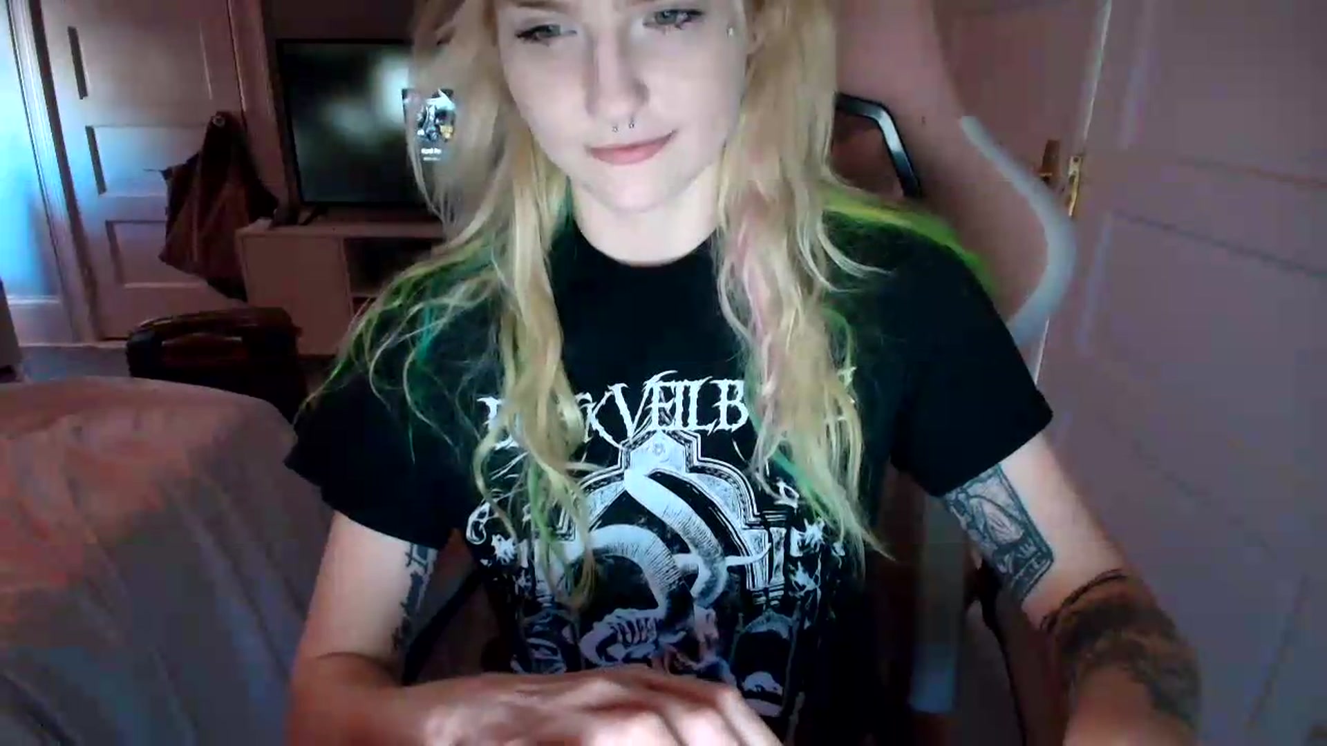 Gallery image thumbnail from DuckChan0's myfreecams stream on, 07/03/2026, 19:37 image 7 of 20