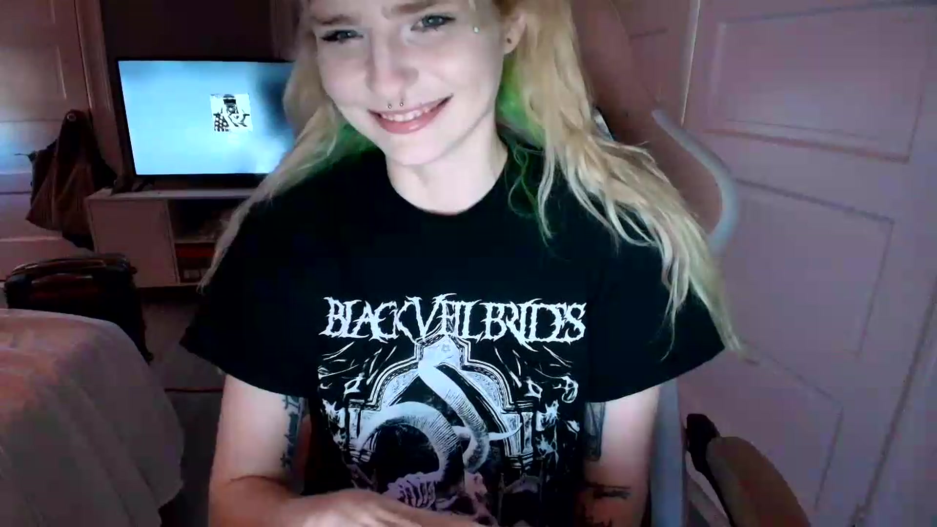 Gallery image thumbnail from DuckChan0's myfreecams stream on, 07/03/2026, 19:37 image 13 of 20