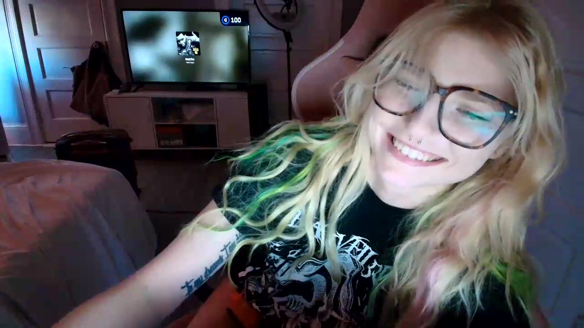 Gallery image thumbnail from DuckChan0's myfreecams stream on, 07/03/2026, 19:37 image 6 of 20