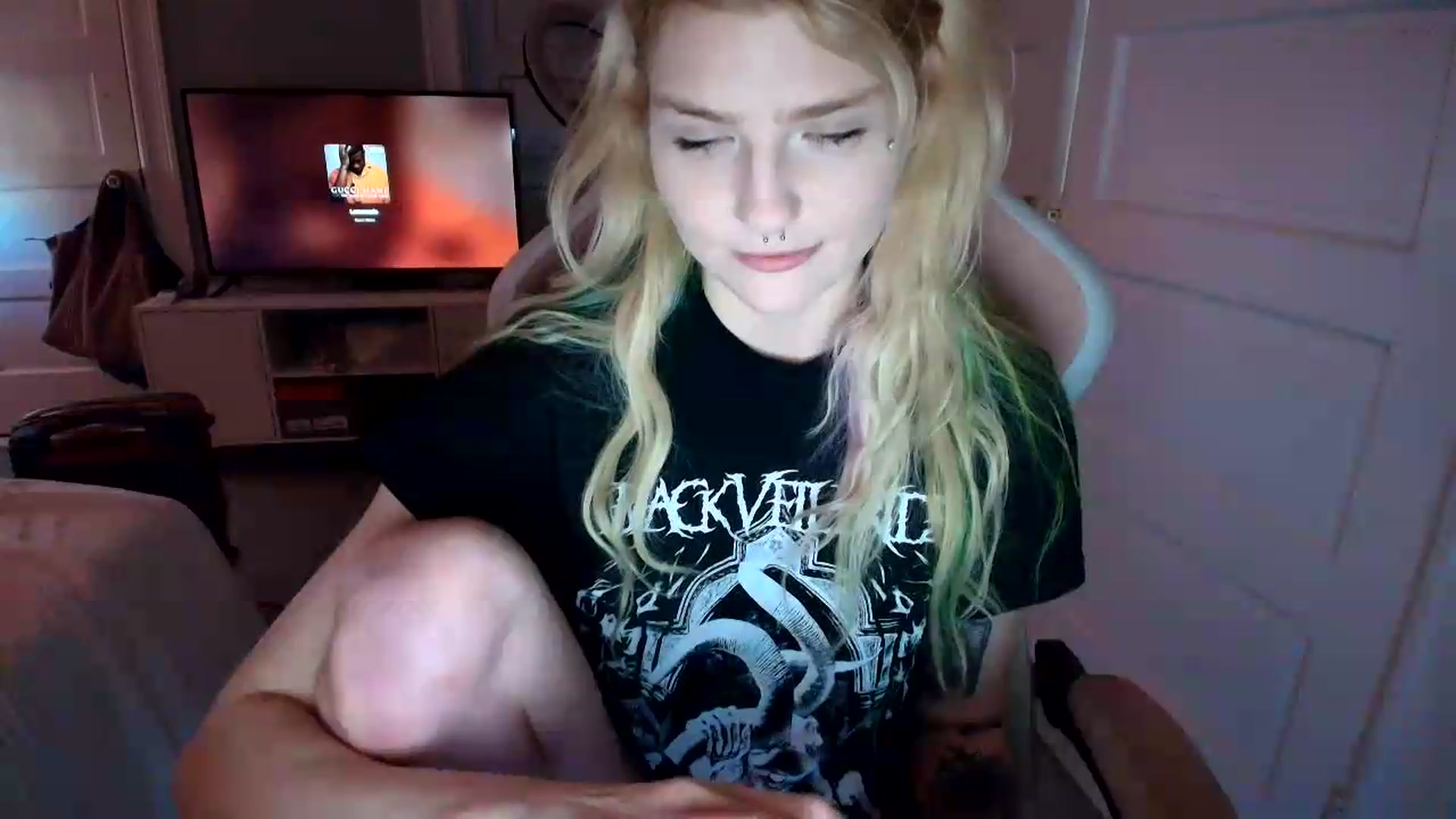 Gallery image thumbnail from DuckChan0's myfreecams stream on, 07/03/2026, 19:37 image 20 of 20