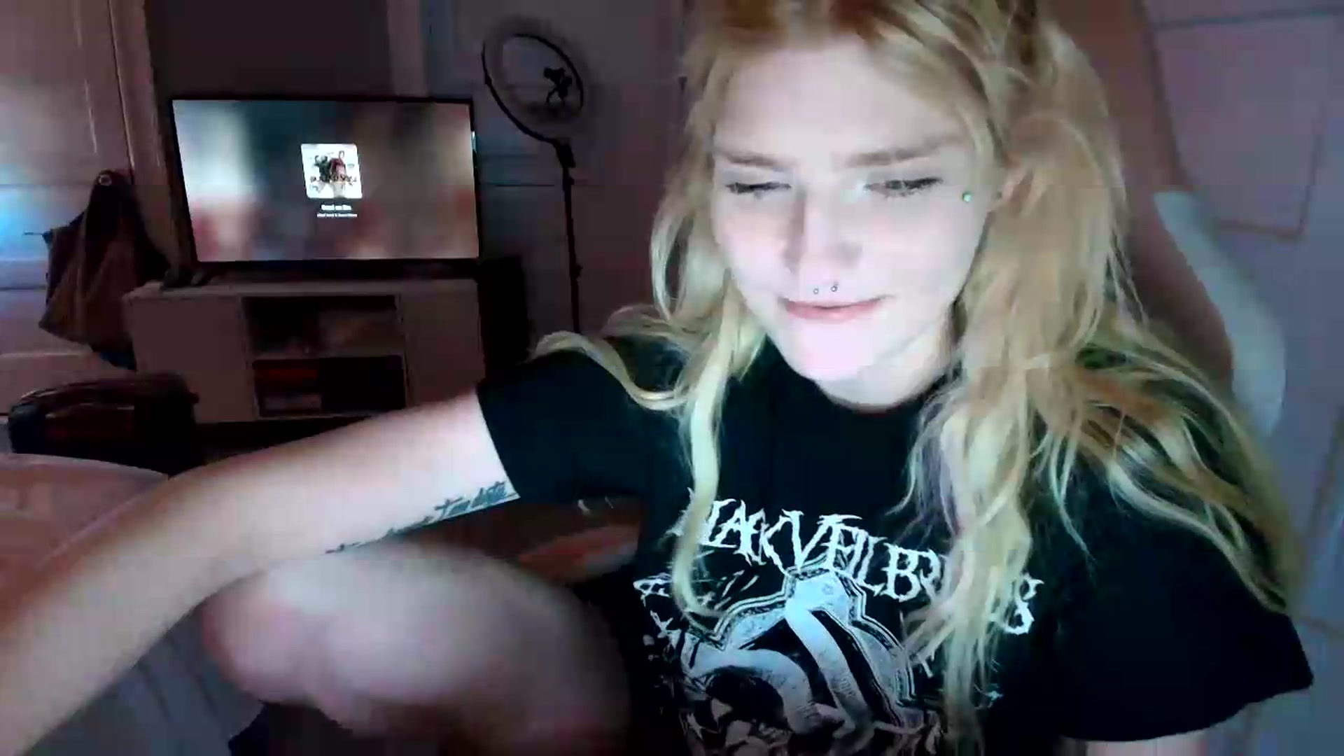 Gallery image thumbnail from DuckChan0's myfreecams stream on, 07/03/2026, 19:37 image 15 of 20