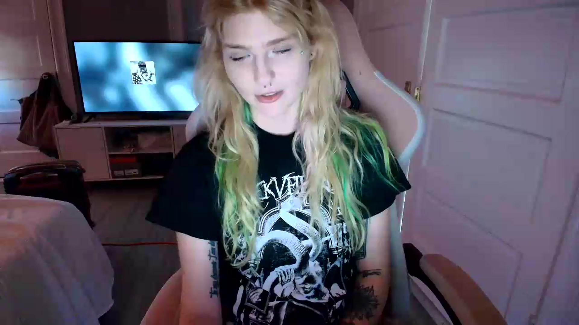 Gallery image thumbnail from DuckChan0's myfreecams stream on, 07/03/2026, 19:37 image 12 of 20