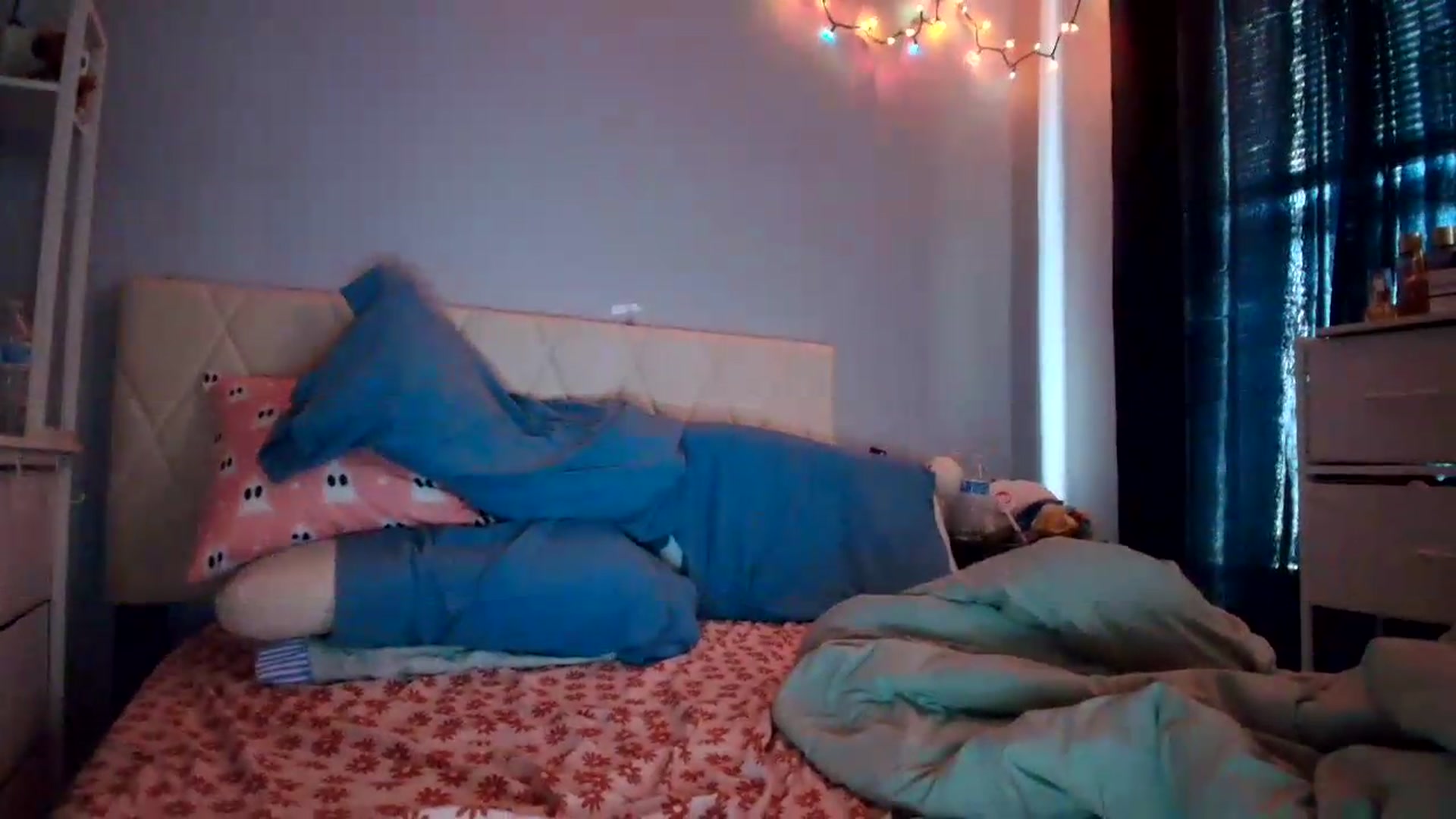 Gallery image thumbnail from DuckChan0's myfreecams stream on, 07/05/2026, 14:37 image 13 of 20