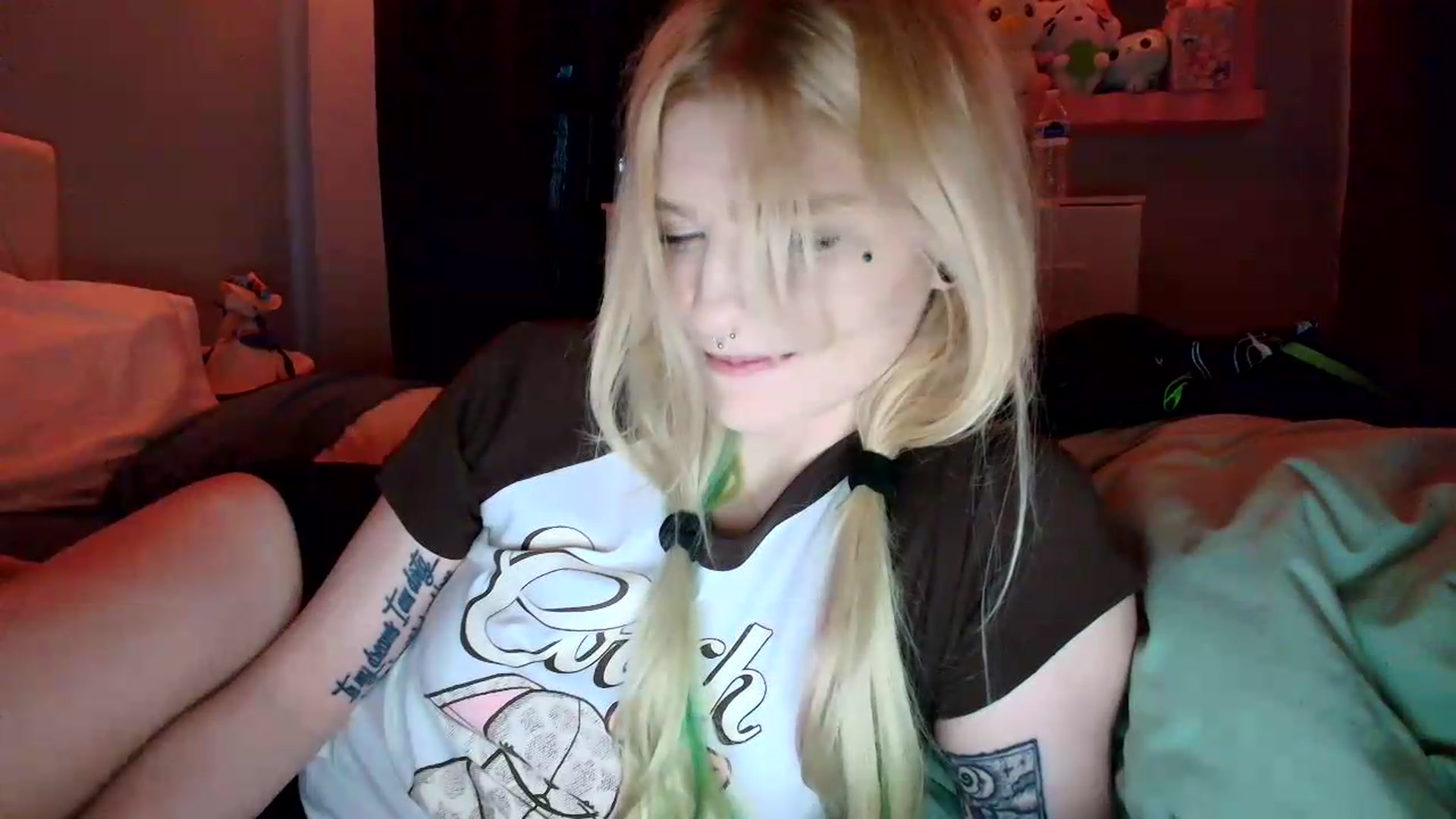Gallery image thumbnail from DuckChan0's myfreecams stream on, 07/09/2026, 24:39 image 8 of 20