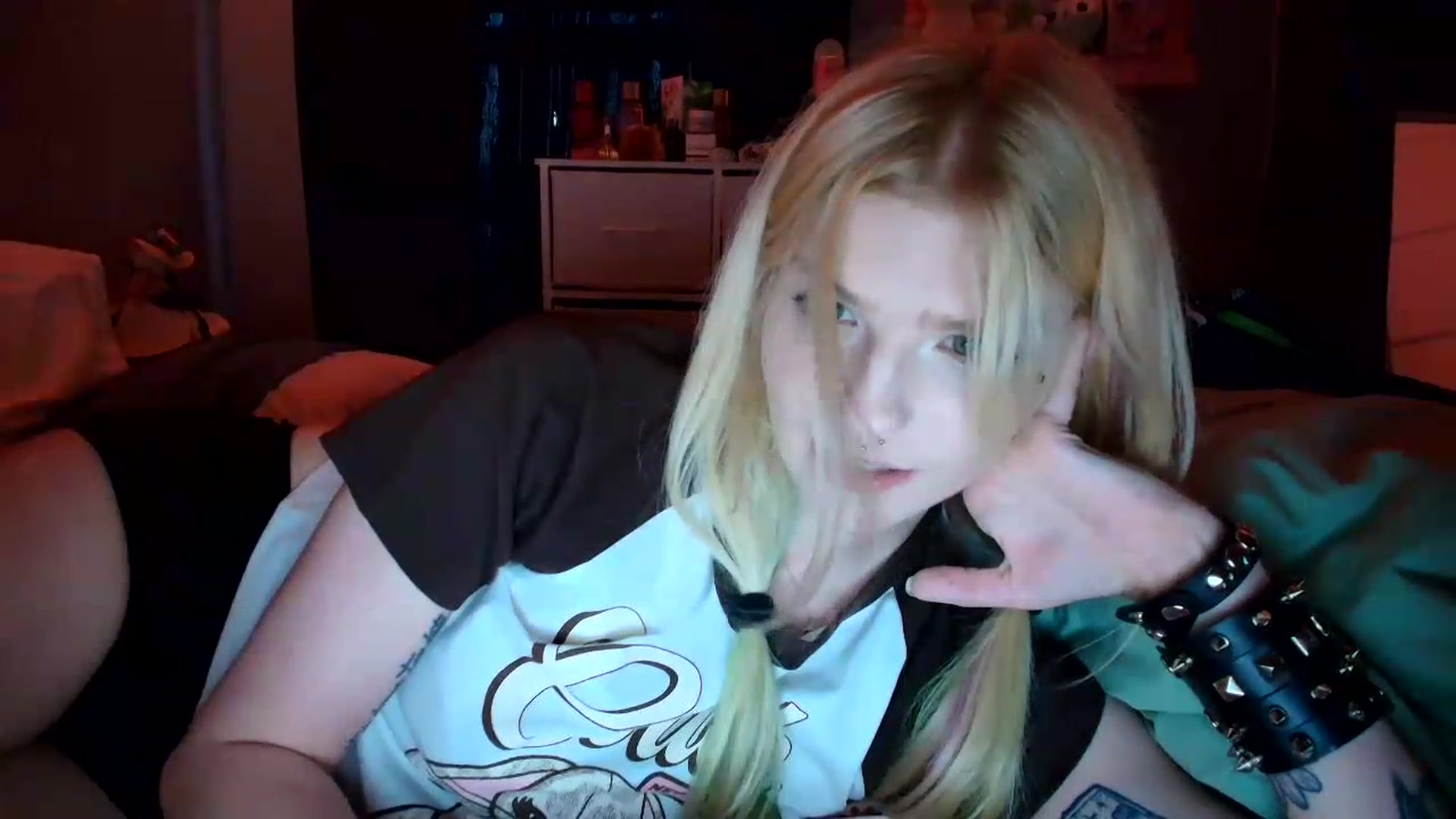 Gallery image thumbnail from DuckChan0's myfreecams stream on, 07/09/2026, 24:39 image 6 of 20