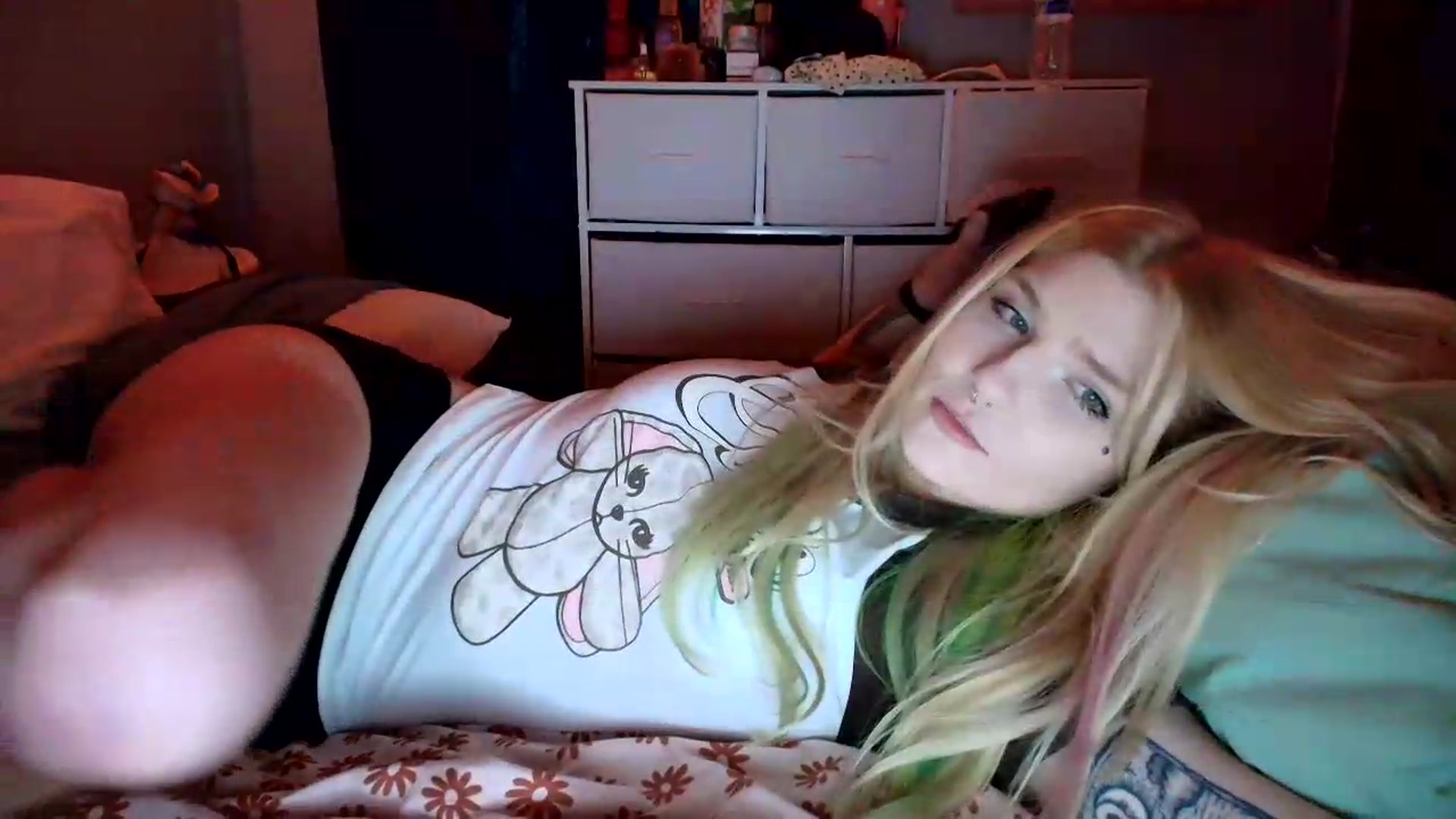 Gallery image thumbnail from DuckChan0's myfreecams stream on, 07/09/2026, 24:39 image 14 of 20