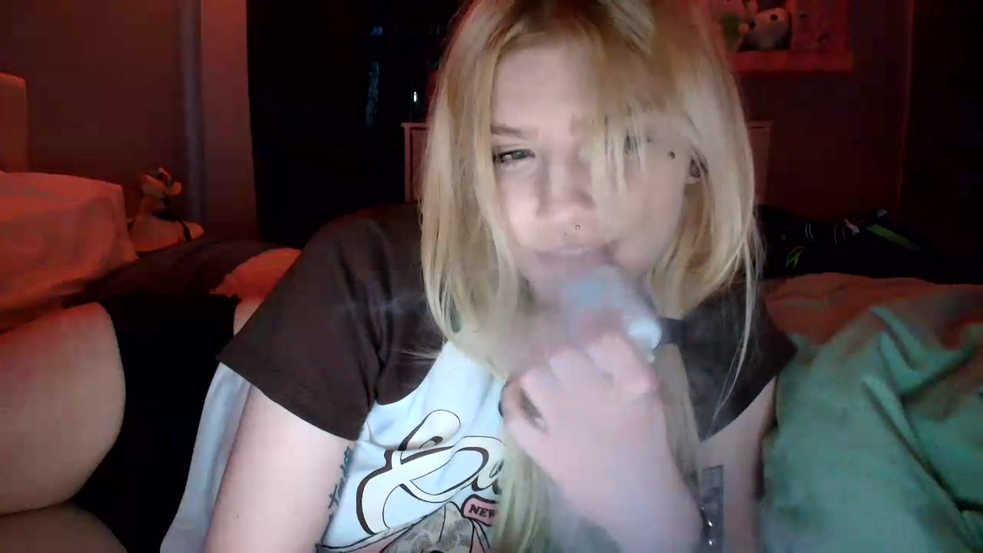 Gallery image thumbnail from DuckChan0's myfreecams stream on, 07/09/2026, 24:39 image 7 of 20
