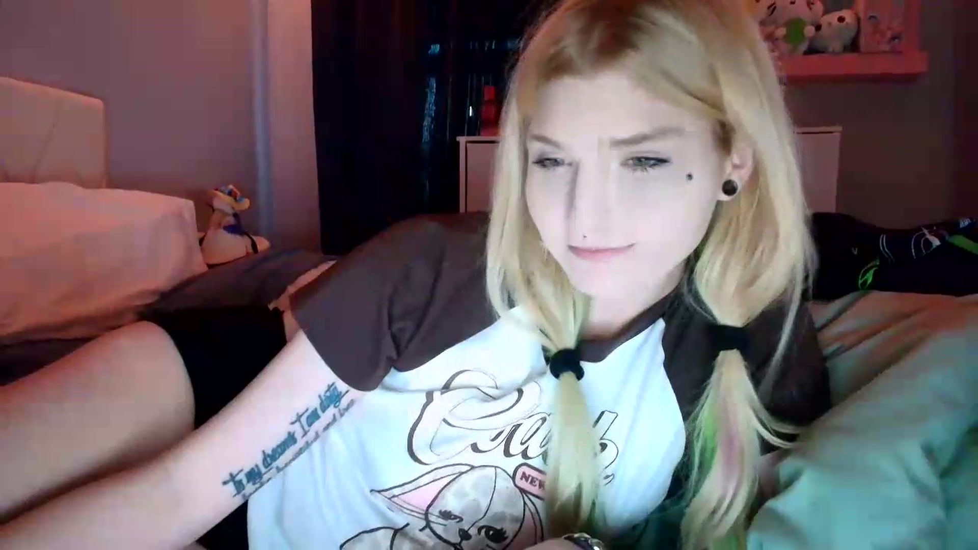 Gallery image thumbnail from DuckChan0's myfreecams stream on, 07/09/2026, 24:39 image 5 of 20