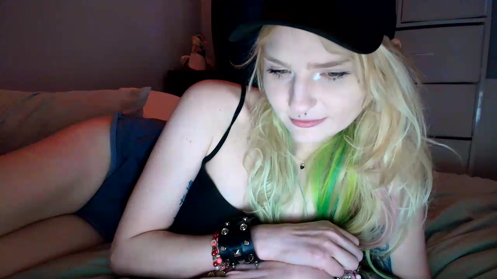 Gallery image thumbnail from DuckChan0's myfreecams stream on, 07/12/2026, 19:58 image 20 of 20