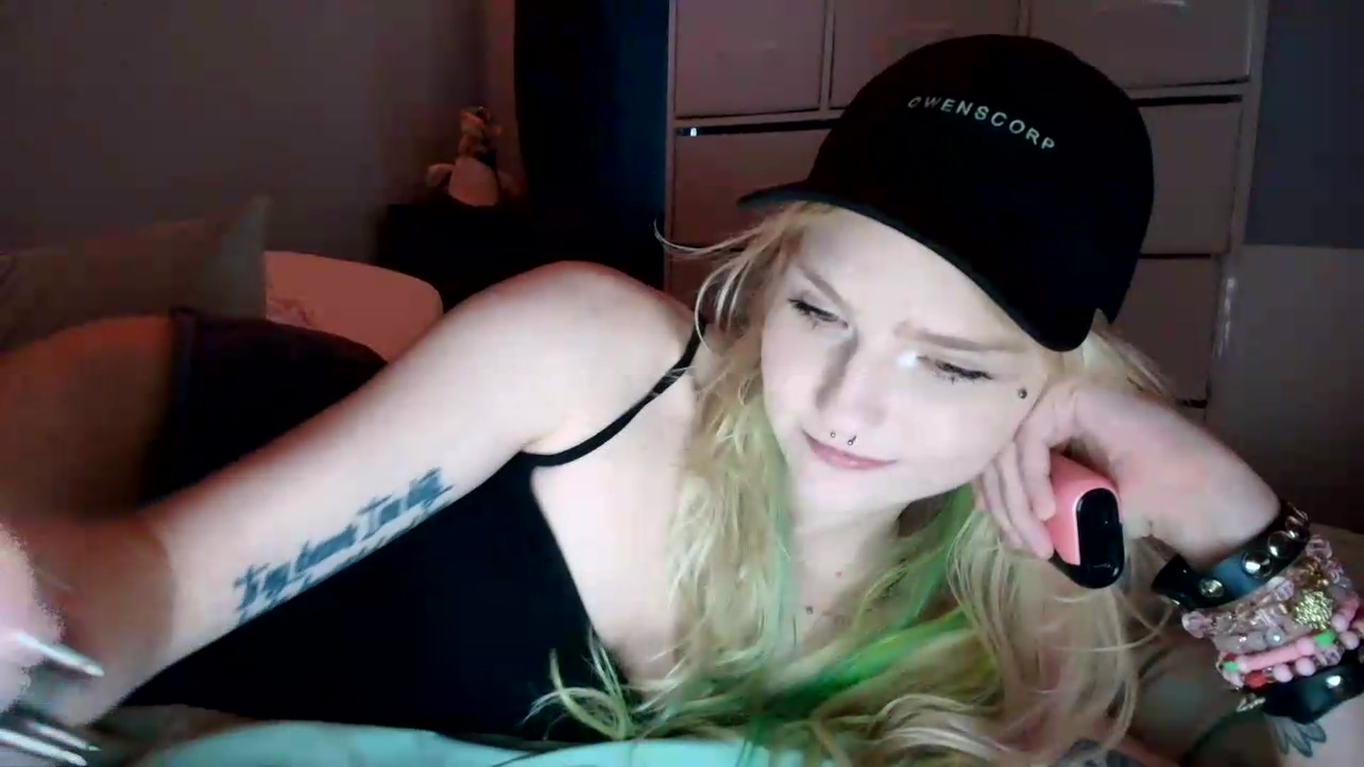 Gallery image thumbnail from DuckChan0's myfreecams stream on, 07/12/2026, 19:58 image 12 of 20