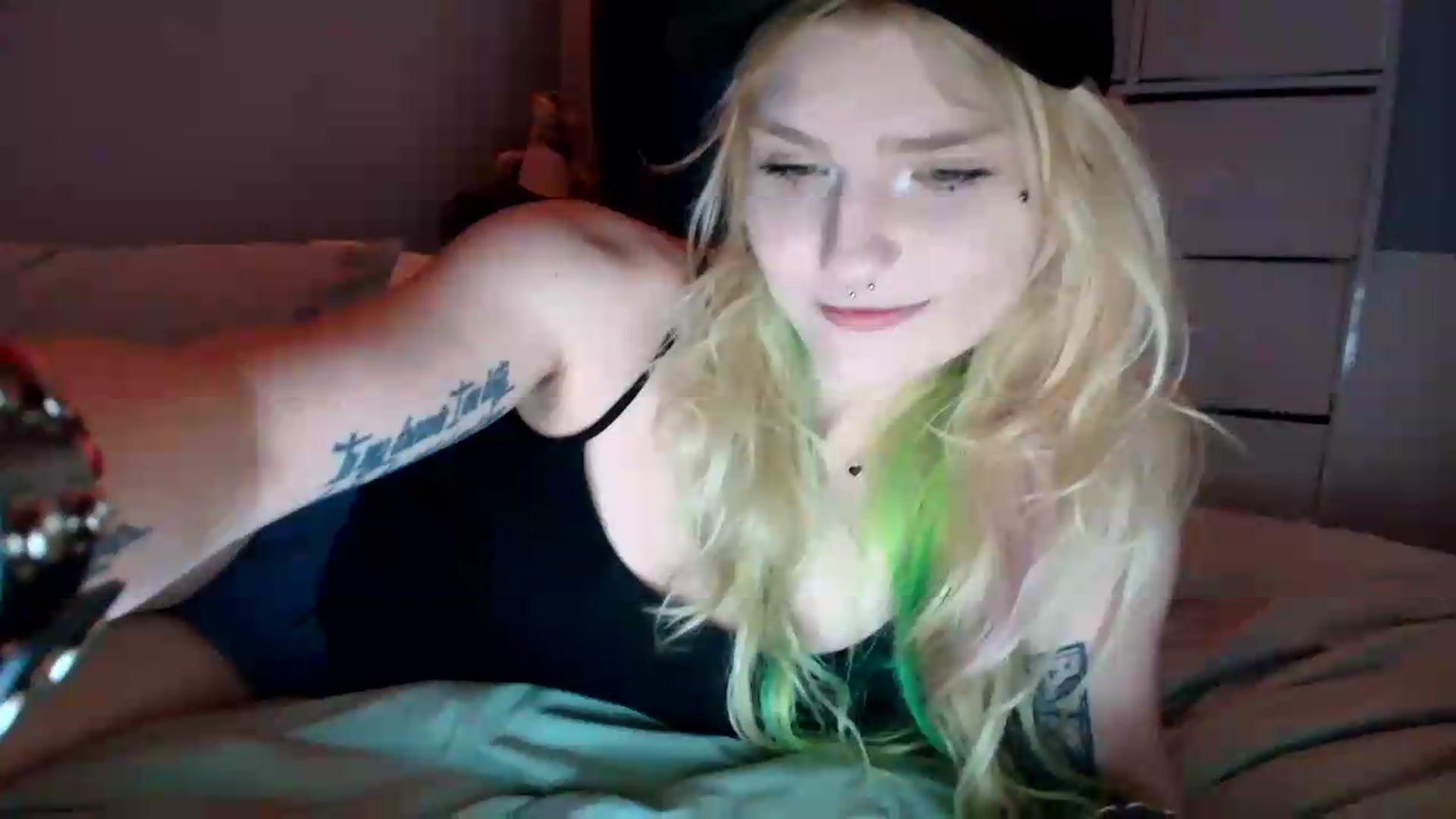 Gallery image thumbnail from DuckChan0's myfreecams stream on, 07/12/2026, 19:58 image 19 of 20