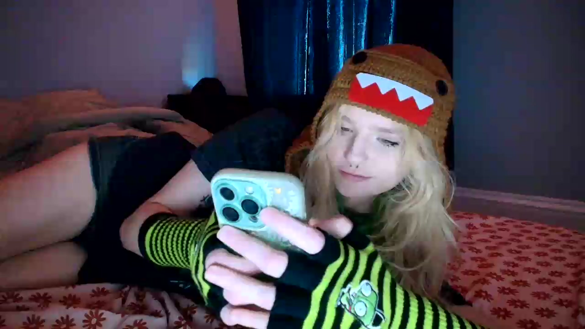 Gallery image thumbnail from DuckChan0's myfreecams stream on, 07/17/2026, 20:31 image 12 of 20