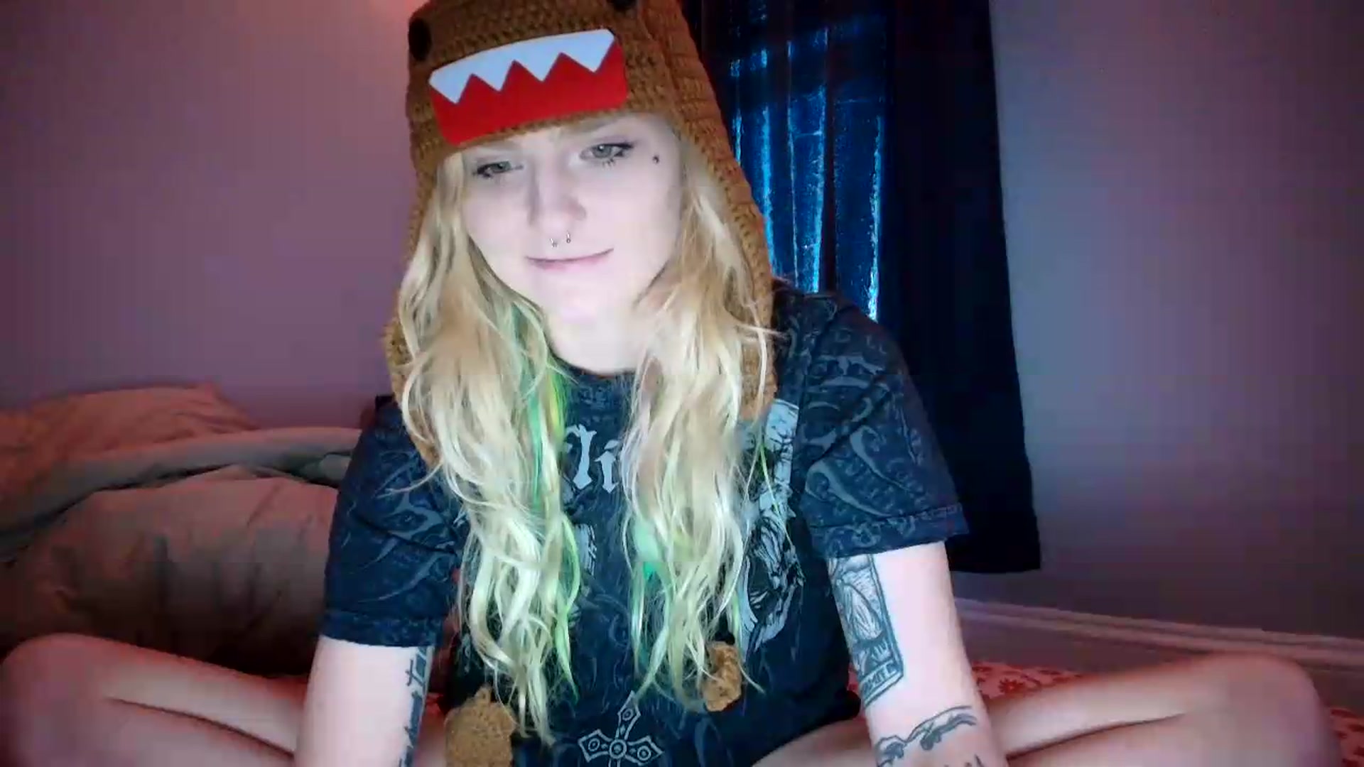 Gallery image thumbnail from DuckChan0's myfreecams stream on, 07/17/2026, 20:31 image 19 of 20