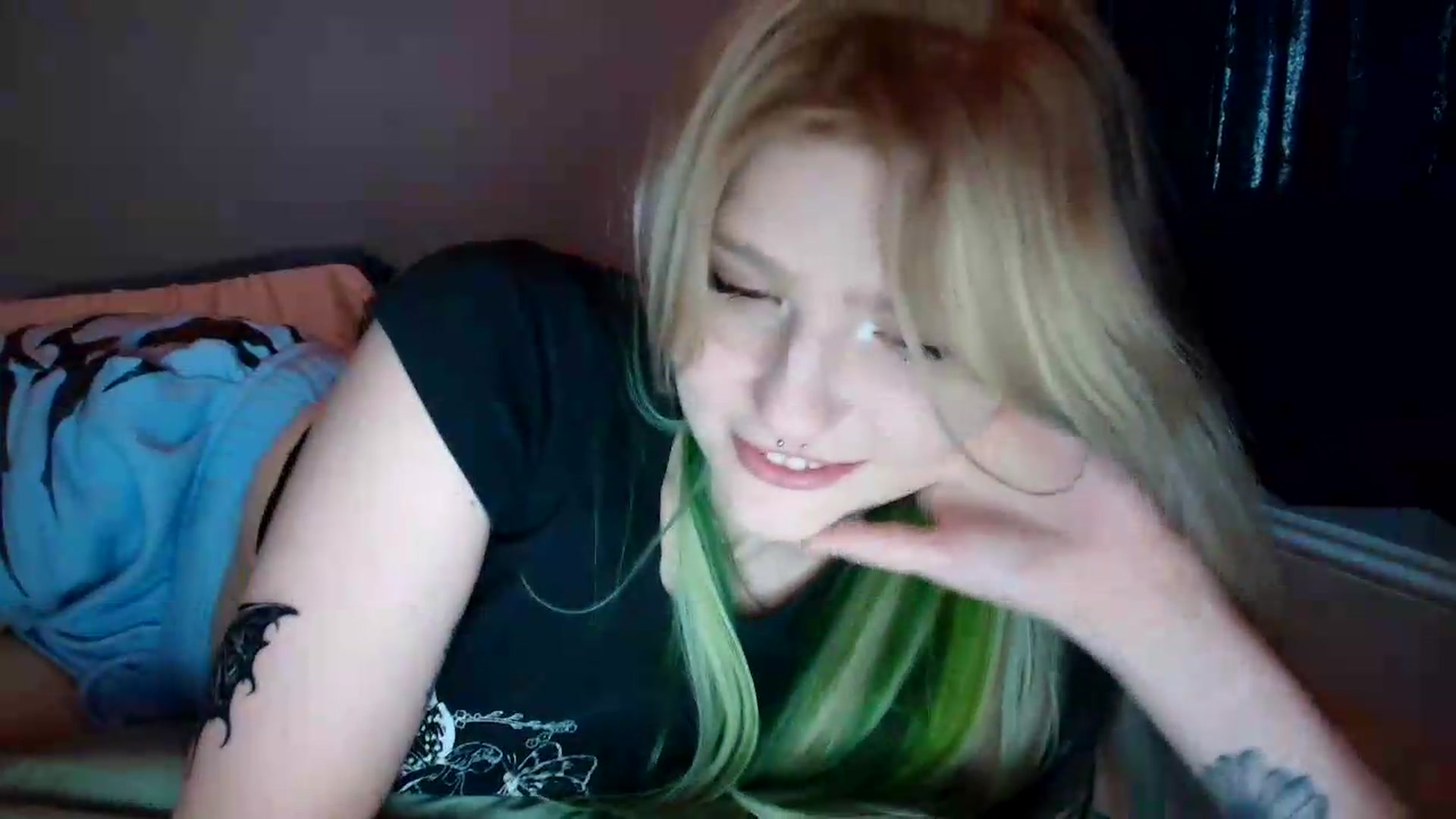 Gallery image thumbnail from DuckChan0's myfreecams stream on, 07/30/2026, 23:03 image 7 of 20