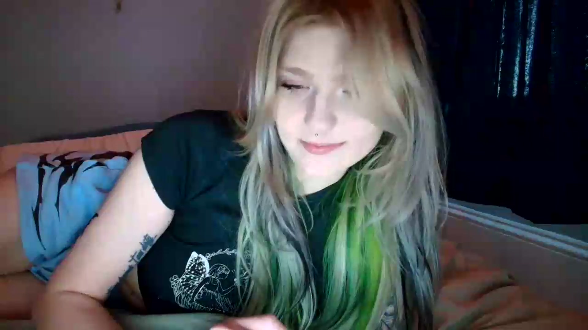 Gallery image thumbnail from DuckChan0's myfreecams stream on, 07/30/2026, 23:03 image 12 of 20