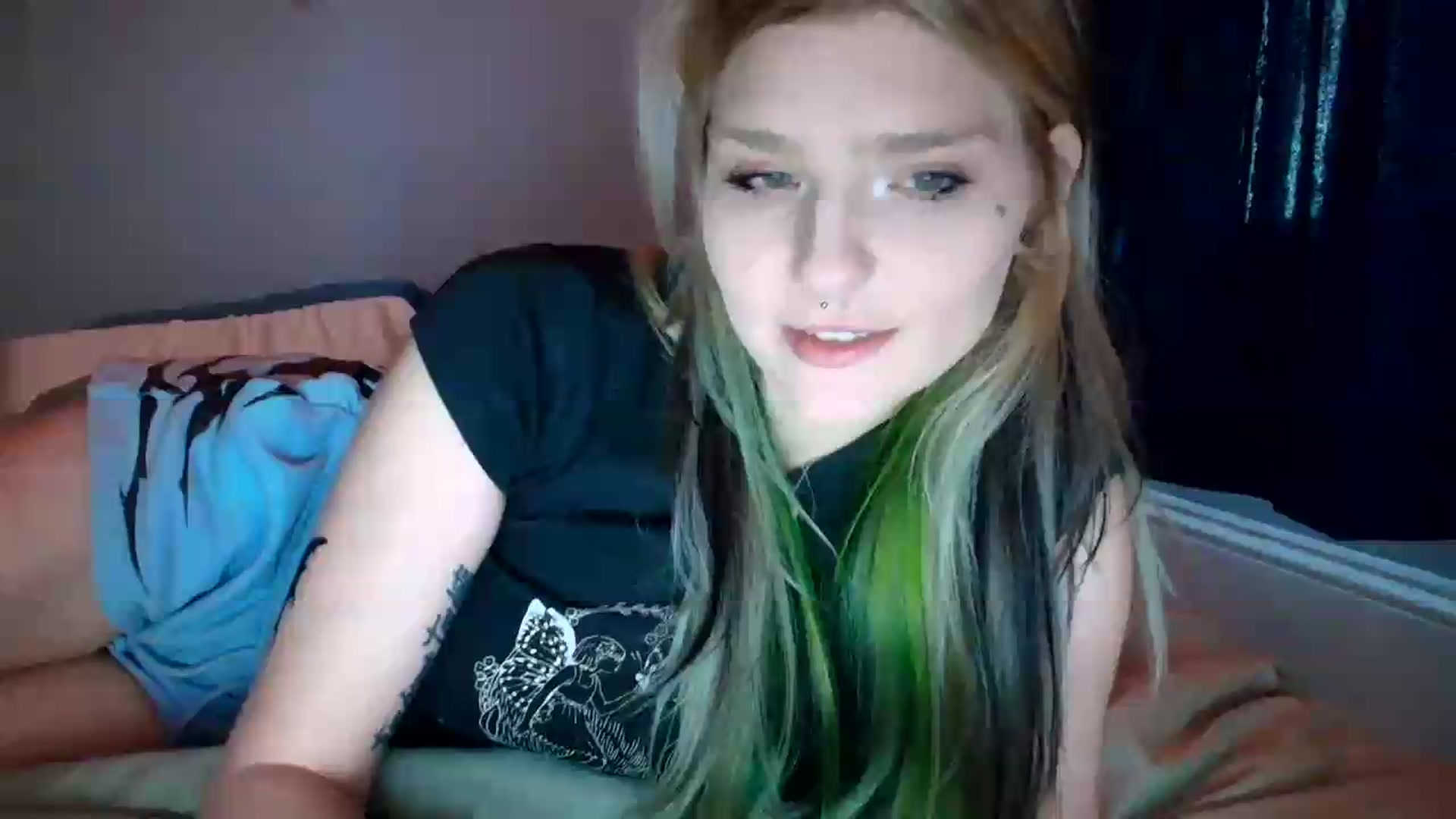 Gallery image thumbnail from DuckChan0's myfreecams stream on, 07/30/2026, 23:03 image 15 of 20