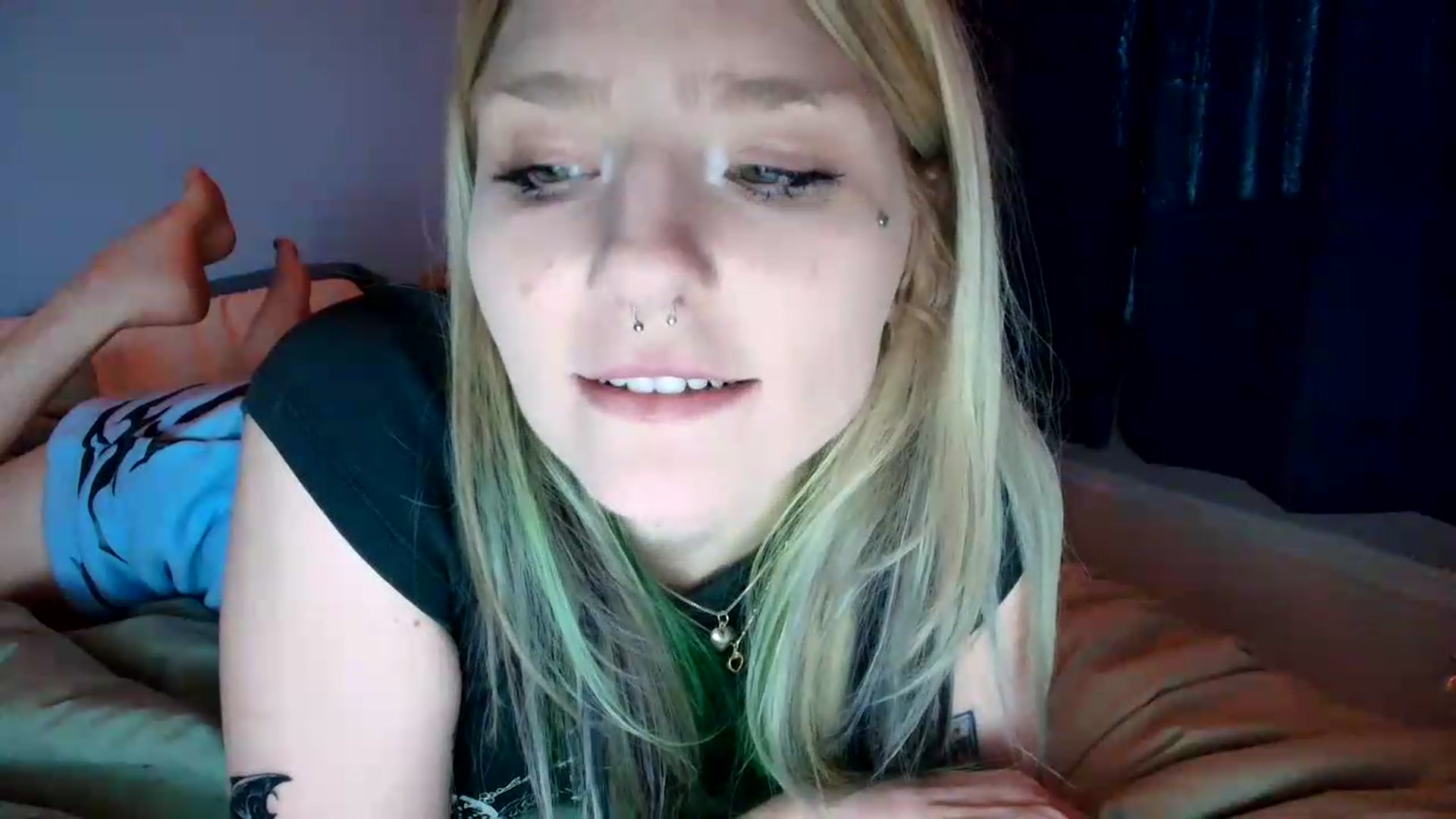 Gallery image thumbnail from DuckChan0's myfreecams stream on, 07/31/2026, 24:04 image 11 of 20