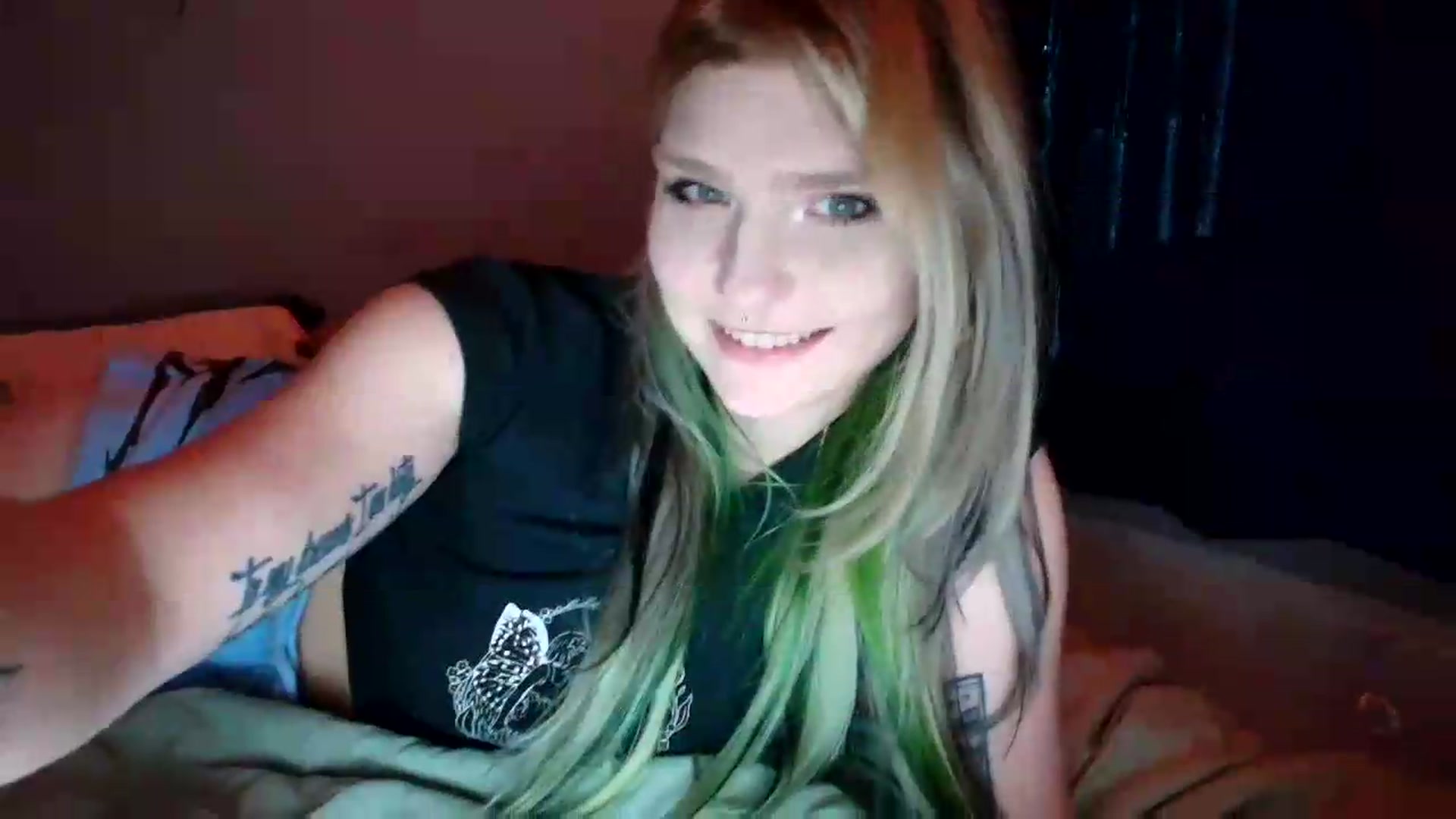 Gallery image thumbnail from DuckChan0's myfreecams stream on, 07/31/2026, 24:04 image 10 of 20