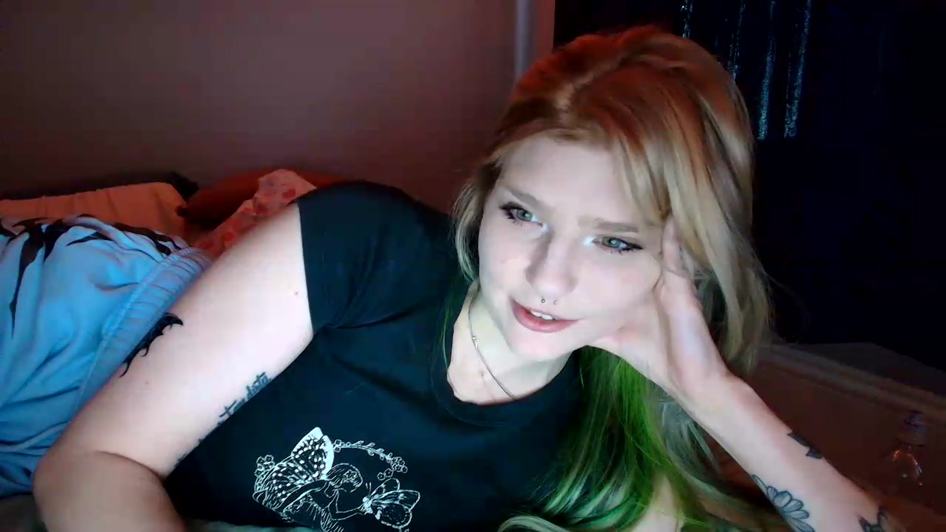 Gallery image thumbnail from DuckChan0's myfreecams stream on, 07/31/2026, 24:04 image 2 of 20