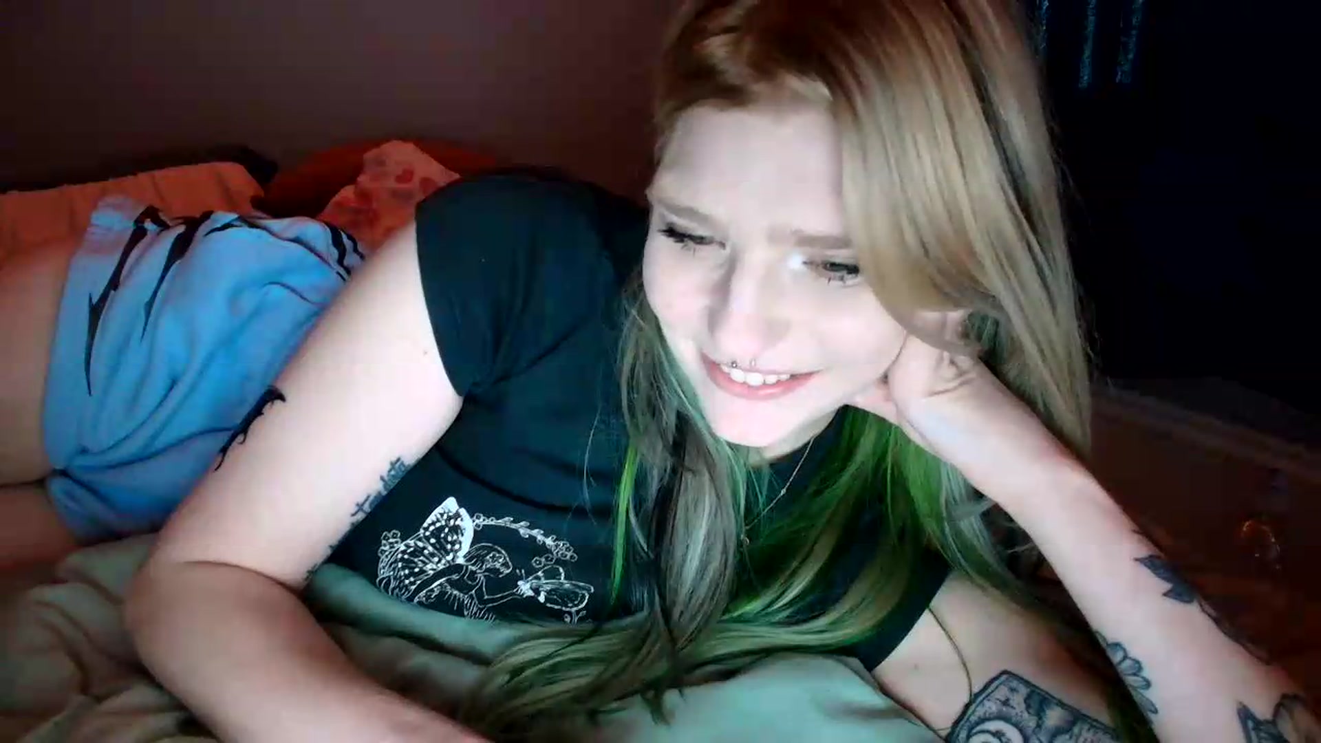 Gallery image thumbnail from DuckChan0's myfreecams stream on, 07/31/2026, 24:04 image 8 of 20