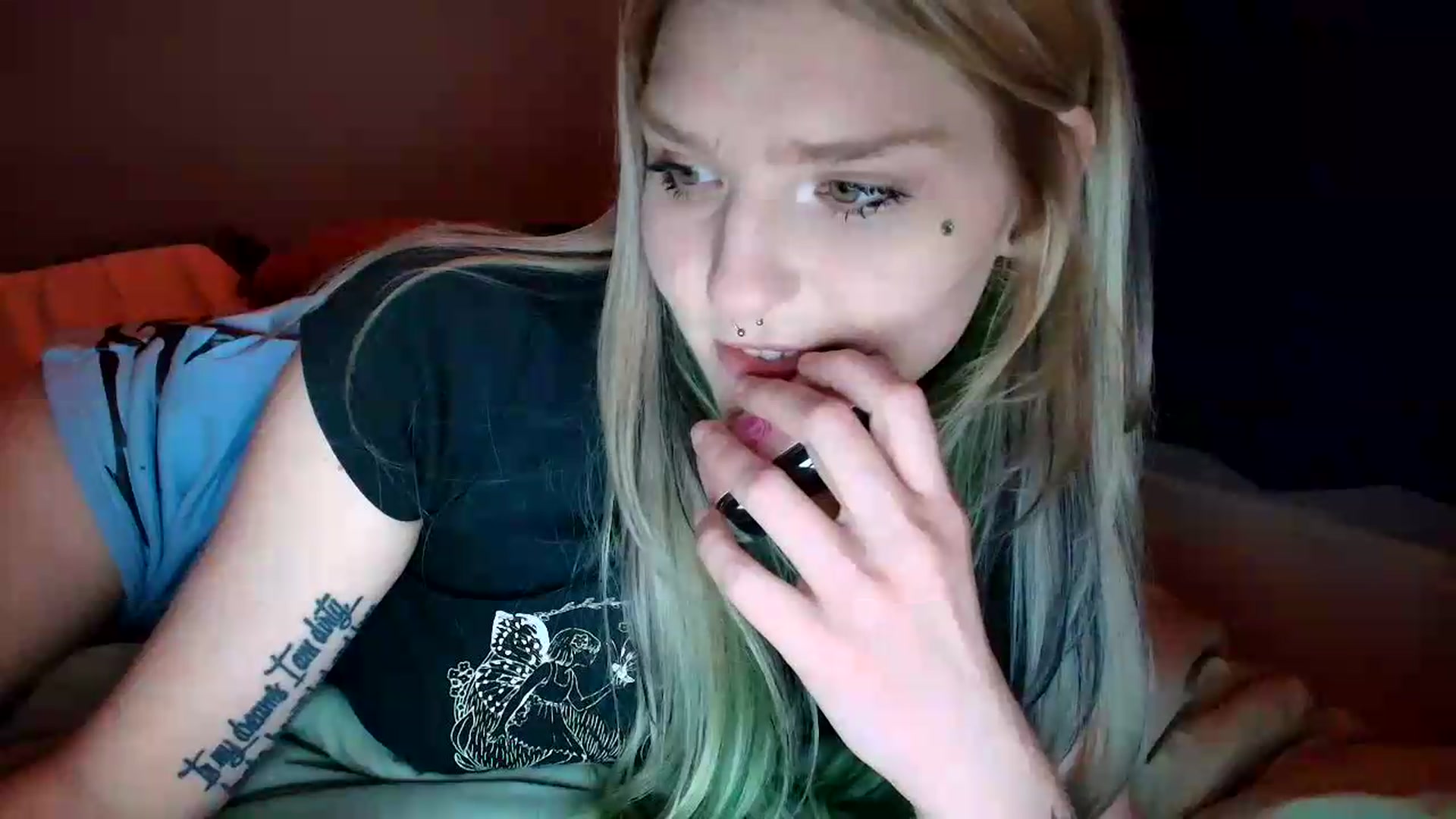 Gallery image thumbnail from DuckChan0's myfreecams stream on, 07/31/2026, 01:07 image 17 of 20