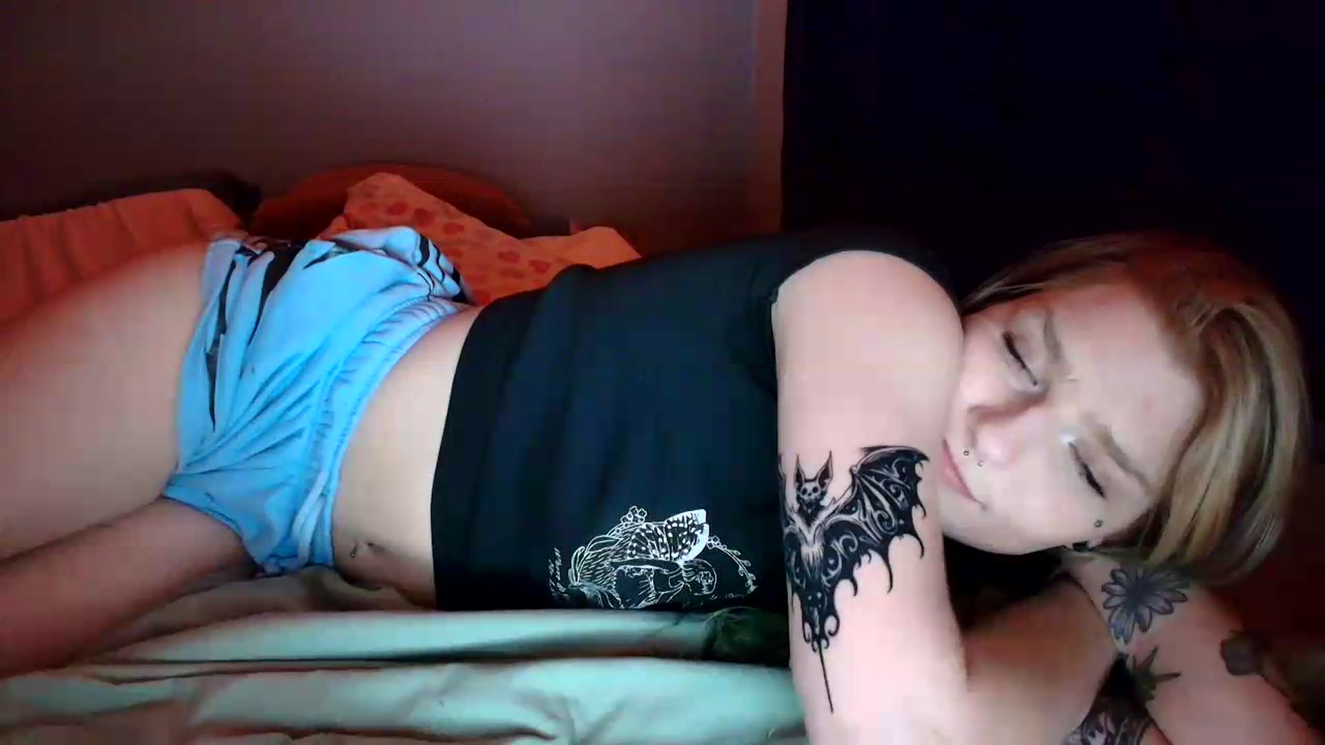Gallery image thumbnail from DuckChan0's myfreecams stream on, 07/31/2026, 01:07 image 3 of 20