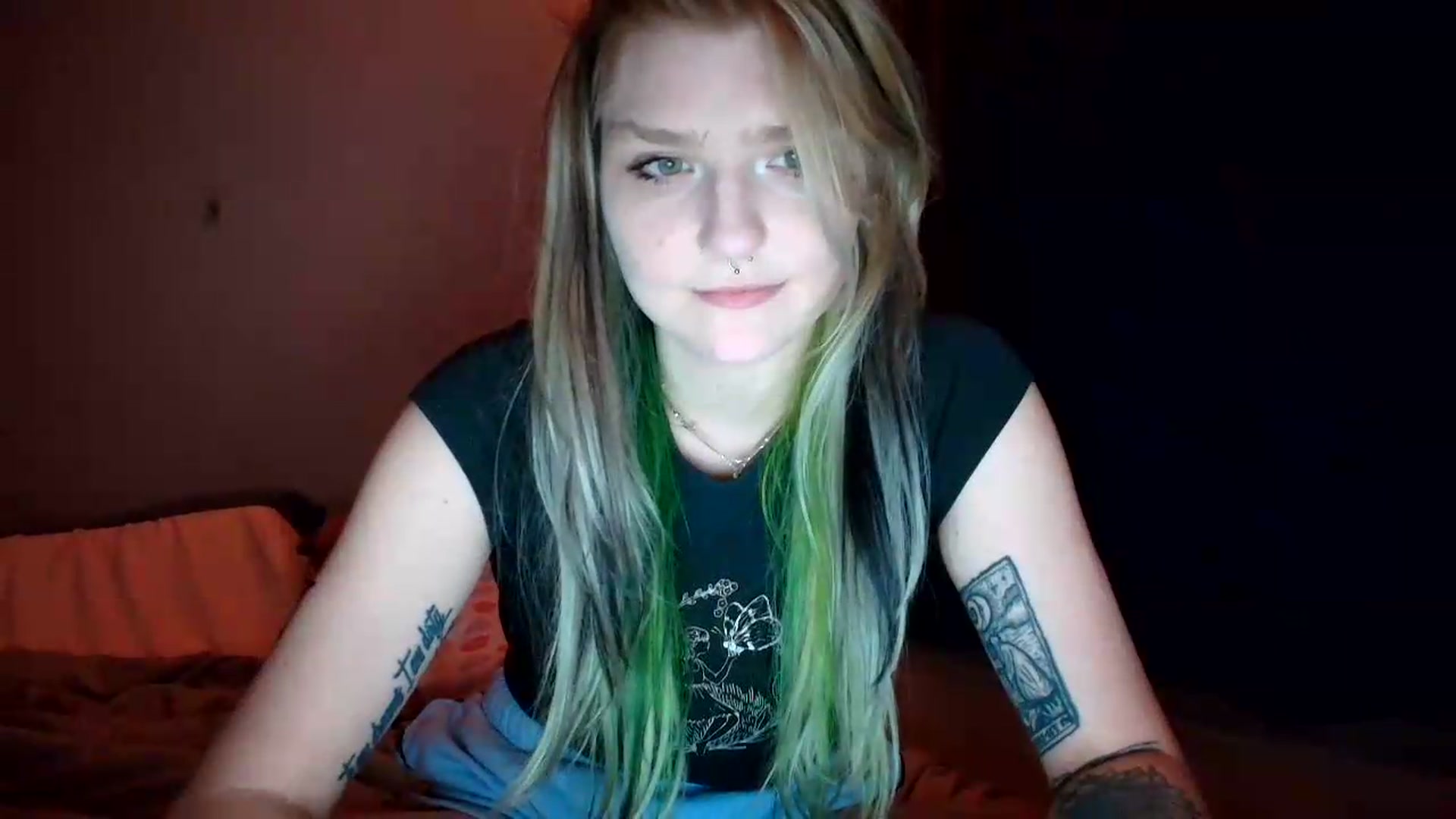 Gallery image thumbnail from DuckChan0's myfreecams stream on, 07/31/2026, 01:07 image 8 of 20