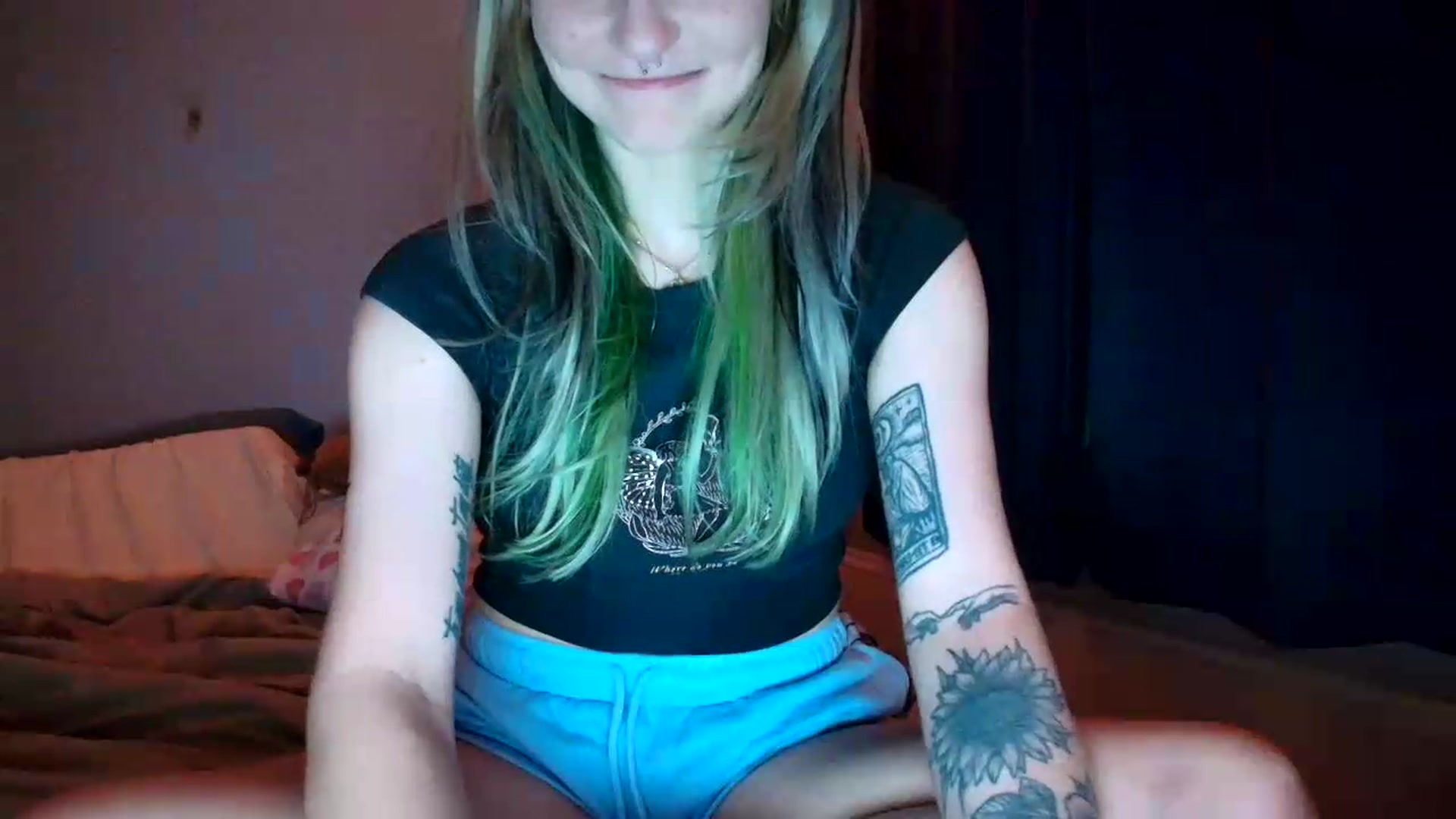 Gallery image thumbnail from DuckChan0's myfreecams stream on, 07/31/2026, 01:07 image 6 of 20