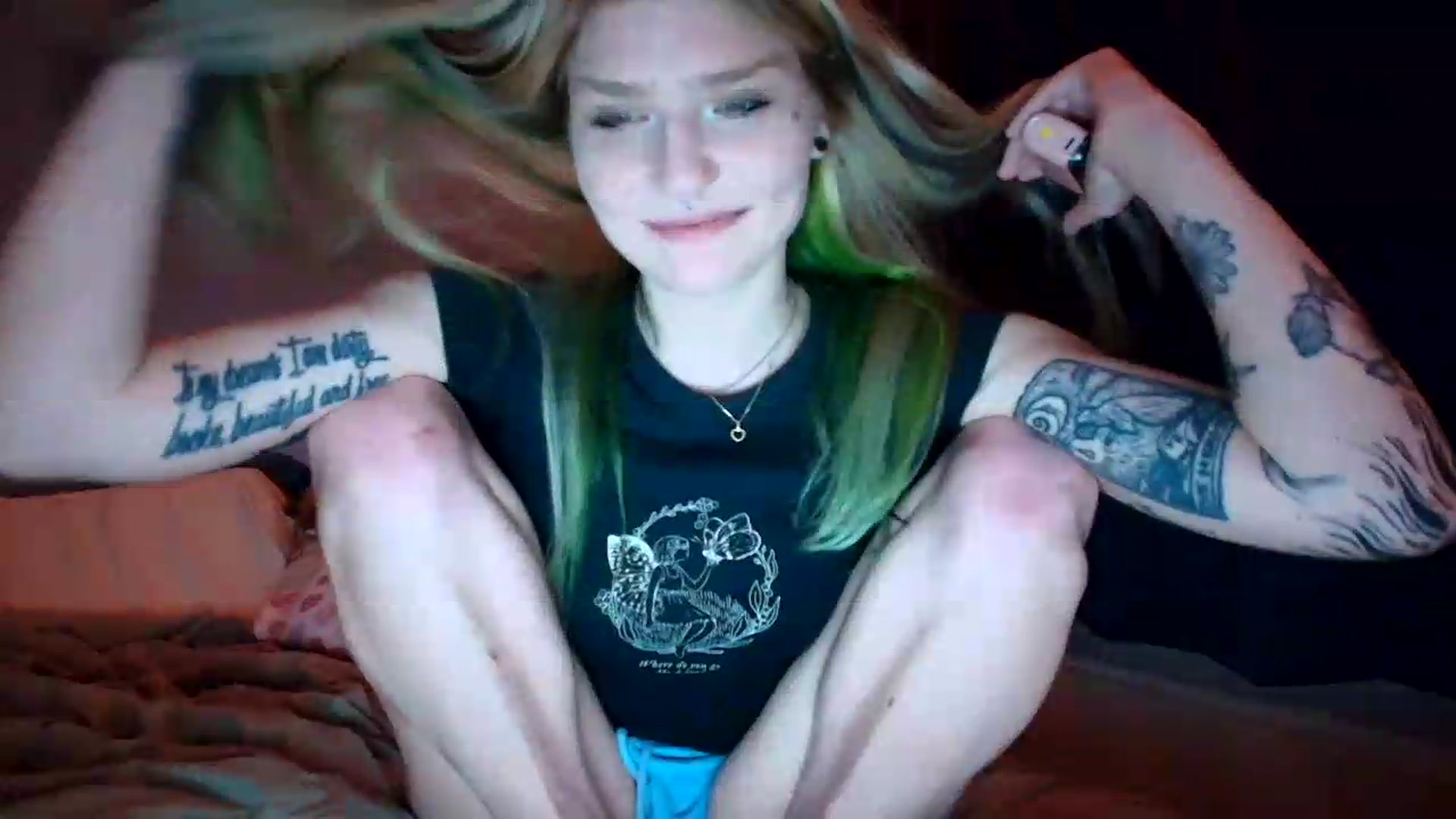 Gallery image thumbnail from DuckChan0's myfreecams stream on, 07/31/2026, 01:07 image 14 of 20