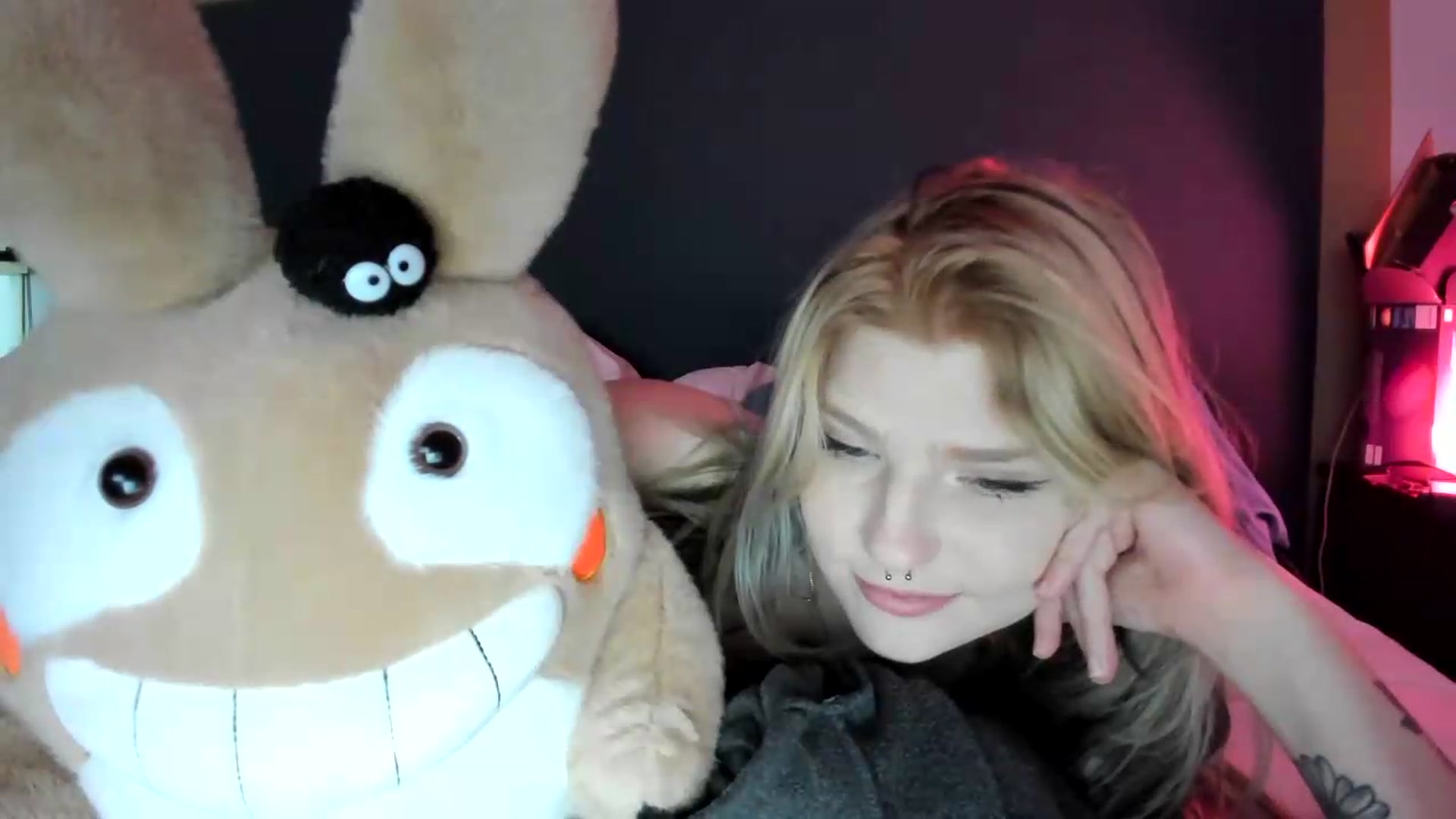 Gallery image thumbnail from DuckChan0's myfreecams stream on, 08/02/2026, 16:20 image 8 of 20