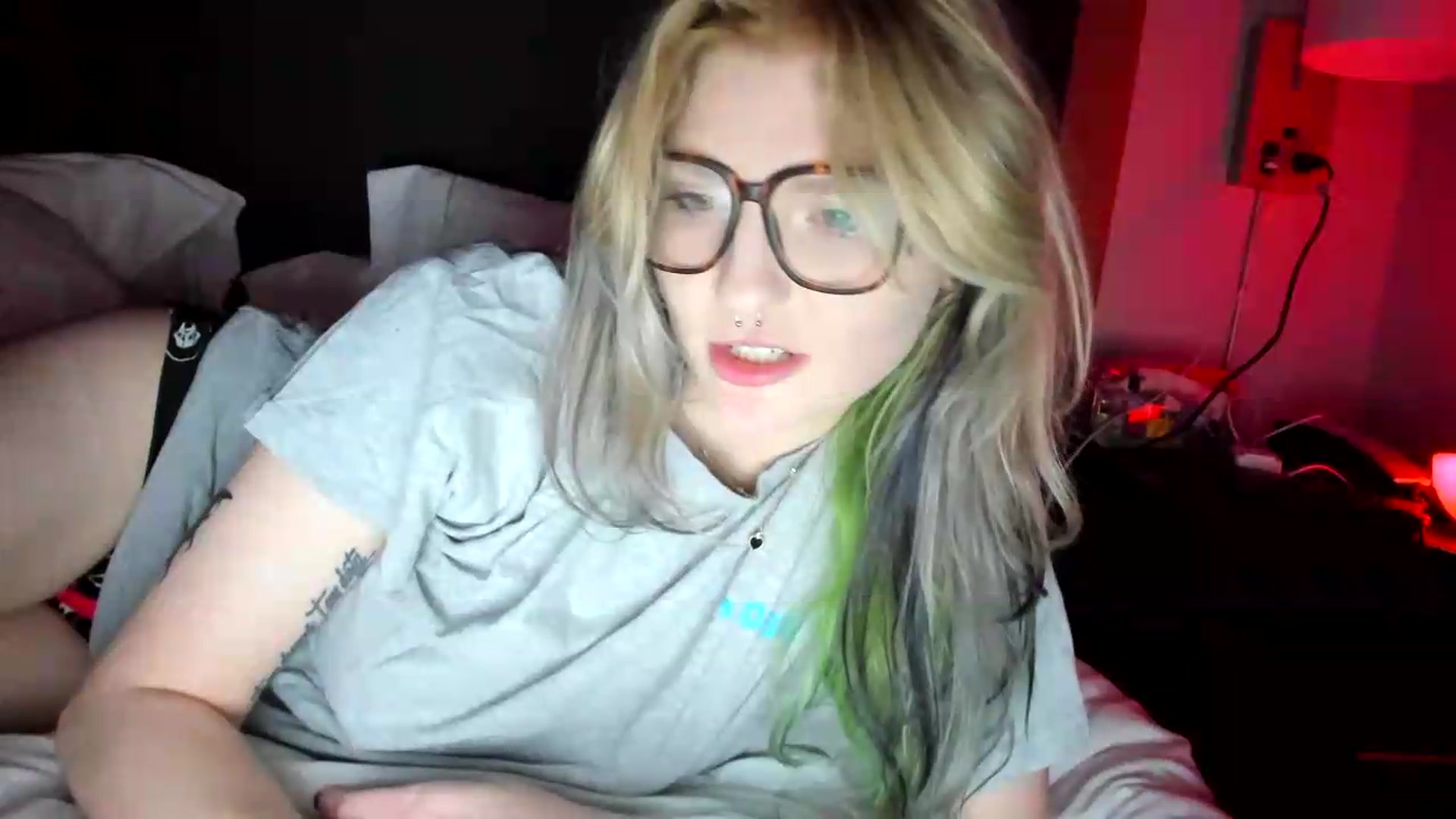 Gallery image thumbnail from DuckChan0's myfreecams stream on, 08/07/2026, 24:15 image 18 of 20