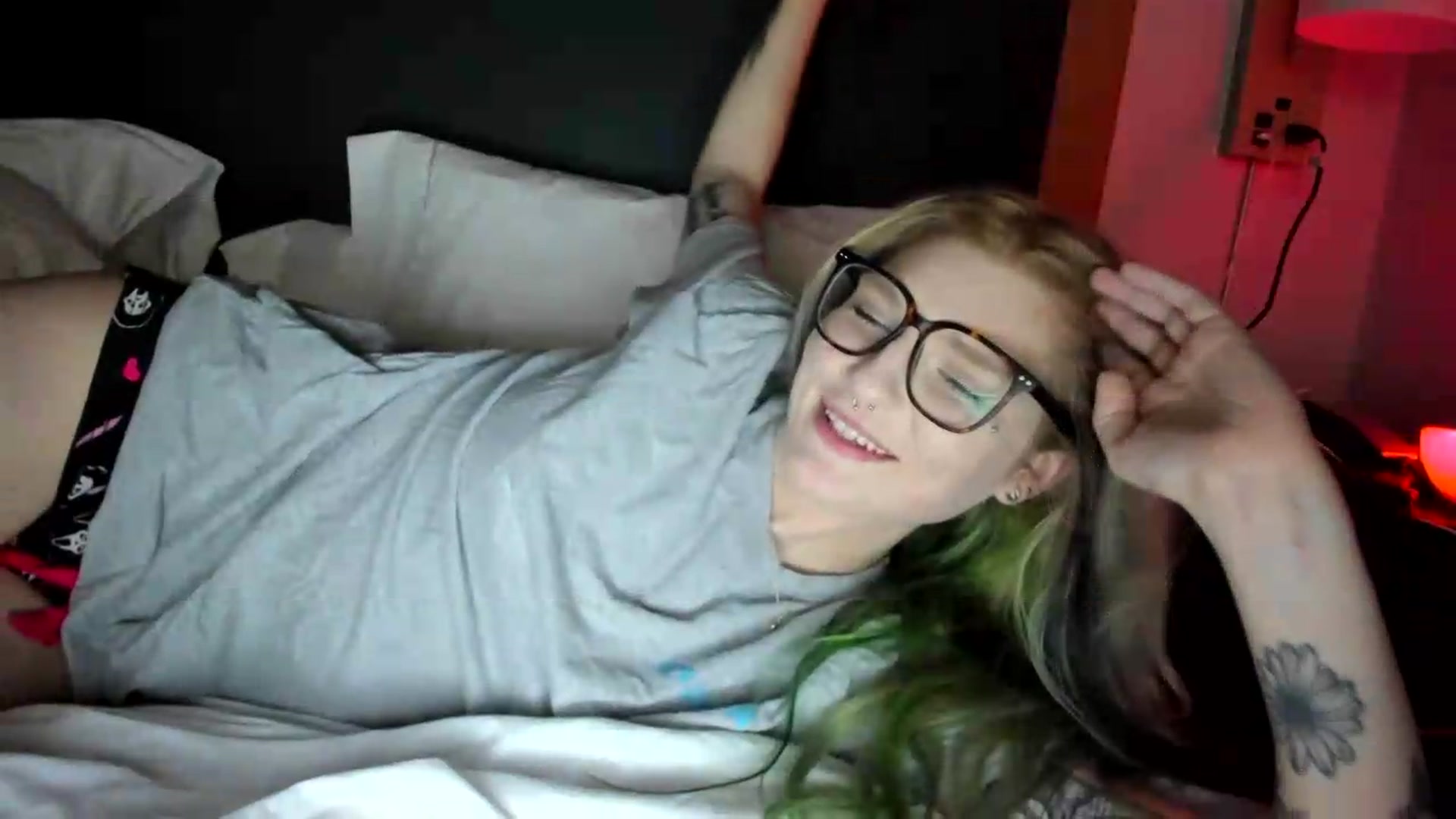 Gallery image thumbnail from DuckChan0's myfreecams stream on, 08/07/2026, 24:15 image 13 of 20