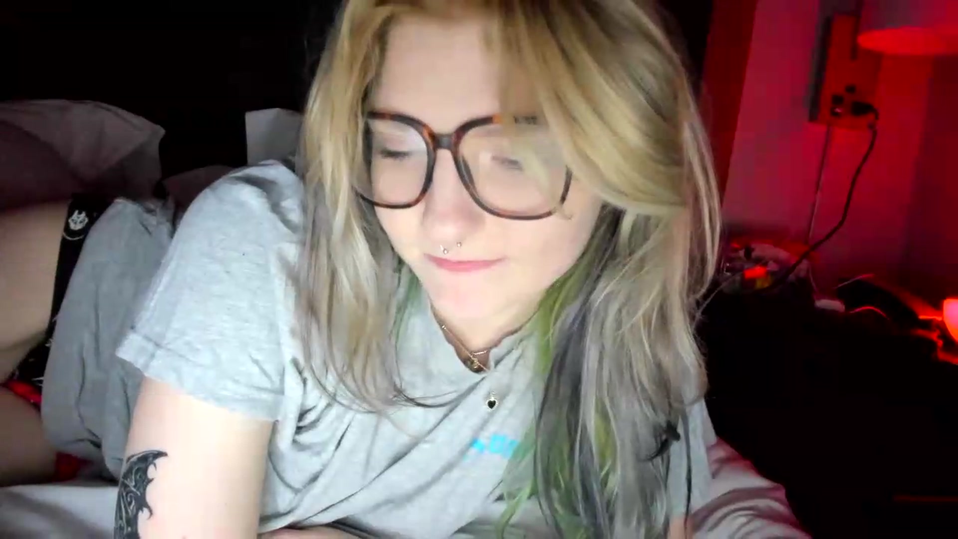 Gallery image thumbnail from DuckChan0's myfreecams stream on, 08/07/2026, 24:15 image 17 of 20