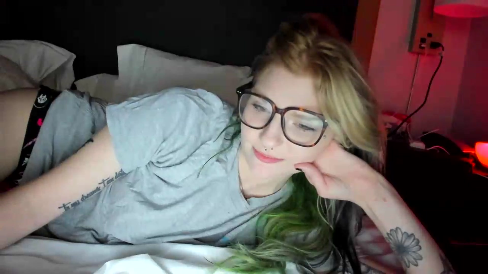 Gallery image thumbnail from DuckChan0's myfreecams stream on, 08/07/2026, 24:15 image 14 of 20