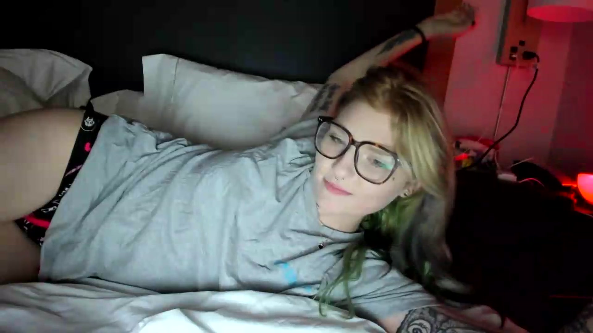 Gallery image thumbnail from DuckChan0's myfreecams stream on, 08/07/2026, 24:15 image 15 of 20