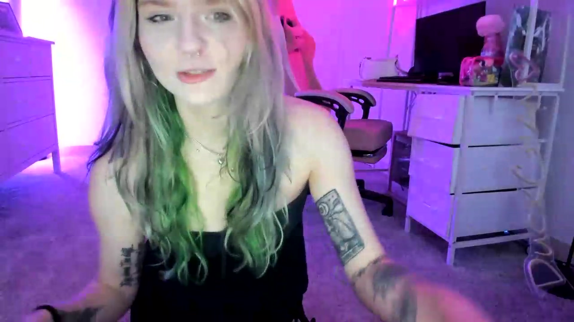Gallery image thumbnail from DuckChan0's myfreecams stream on, 08/15/2026, 15:18 image 5 of 20