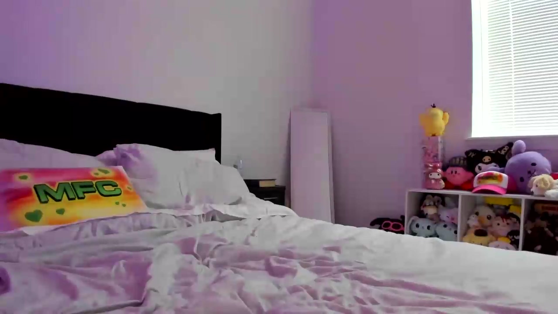 Gallery image thumbnail from DuckChan0's myfreecams stream on, 08/15/2026, 15:18 image 13 of 20