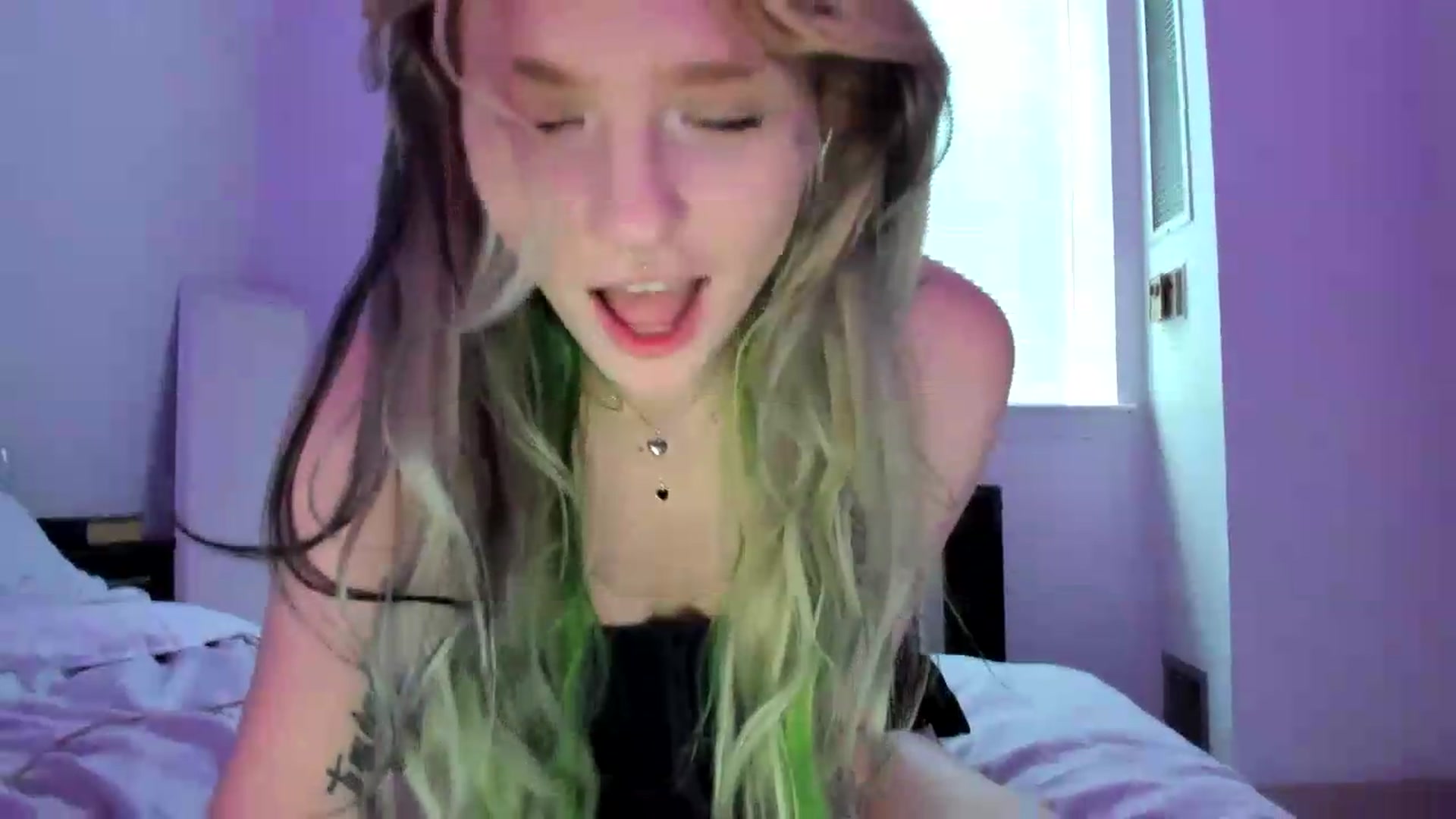 Gallery image thumbnail from DuckChan0's myfreecams stream on, 08/15/2026, 16:36 image 17 of 20