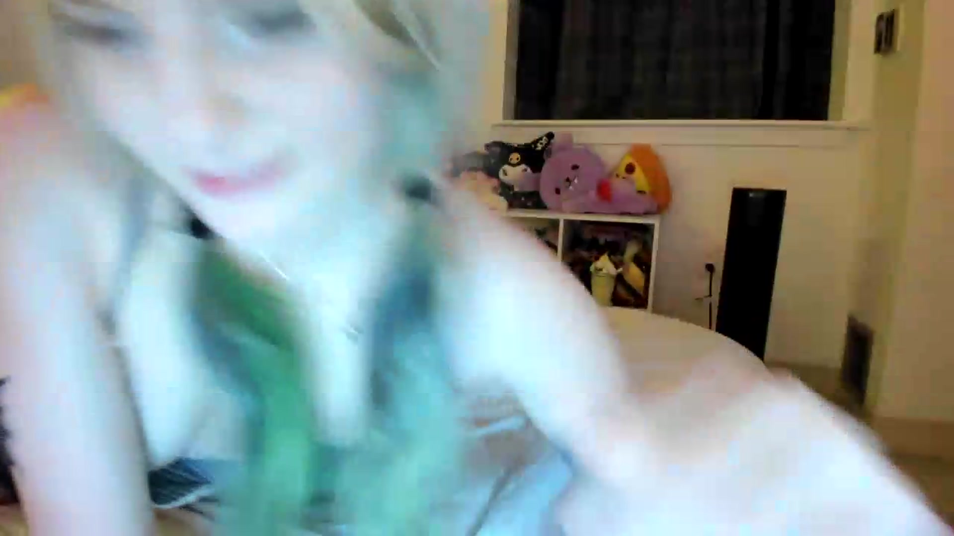 Gallery image thumbnail from DuckChan0's myfreecams stream on, 08/18/2026, 02:40 image 17 of 20