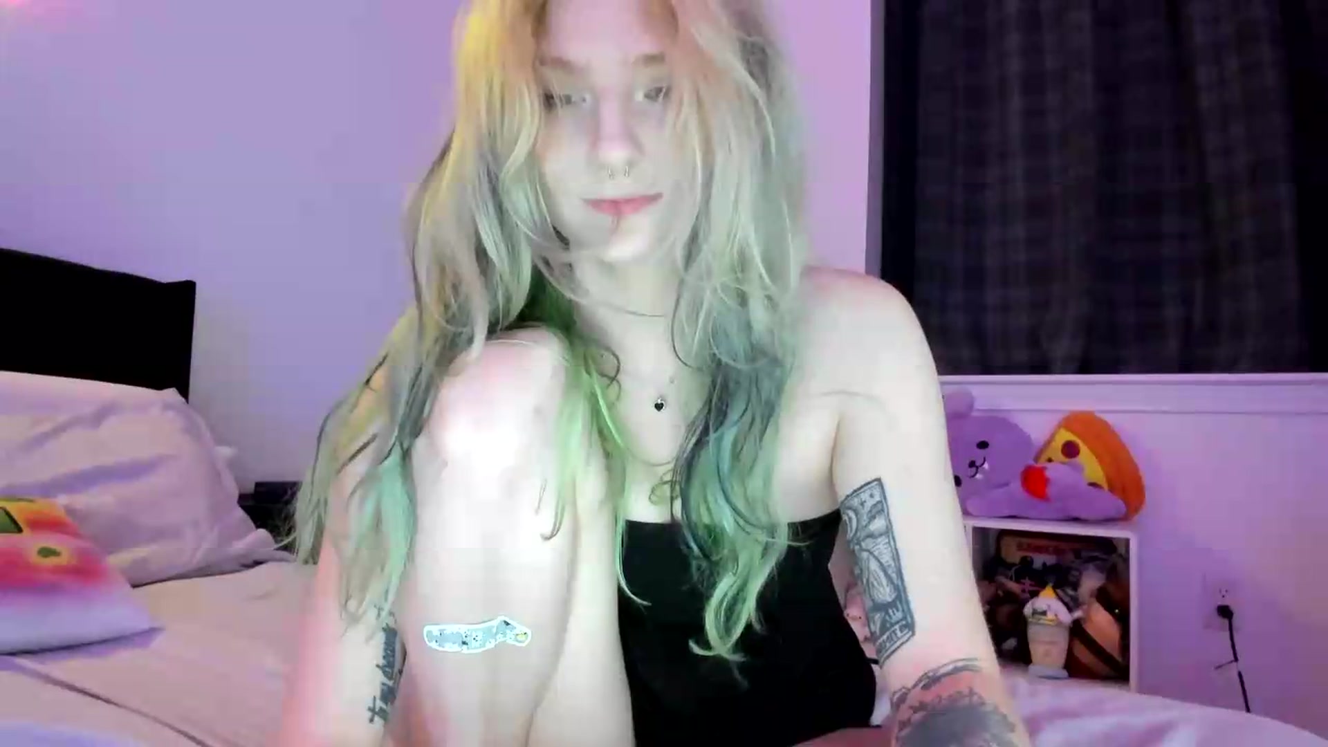 Gallery image thumbnail from DuckChan0's myfreecams stream on, 08/19/2026, 01:11 image 14 of 20