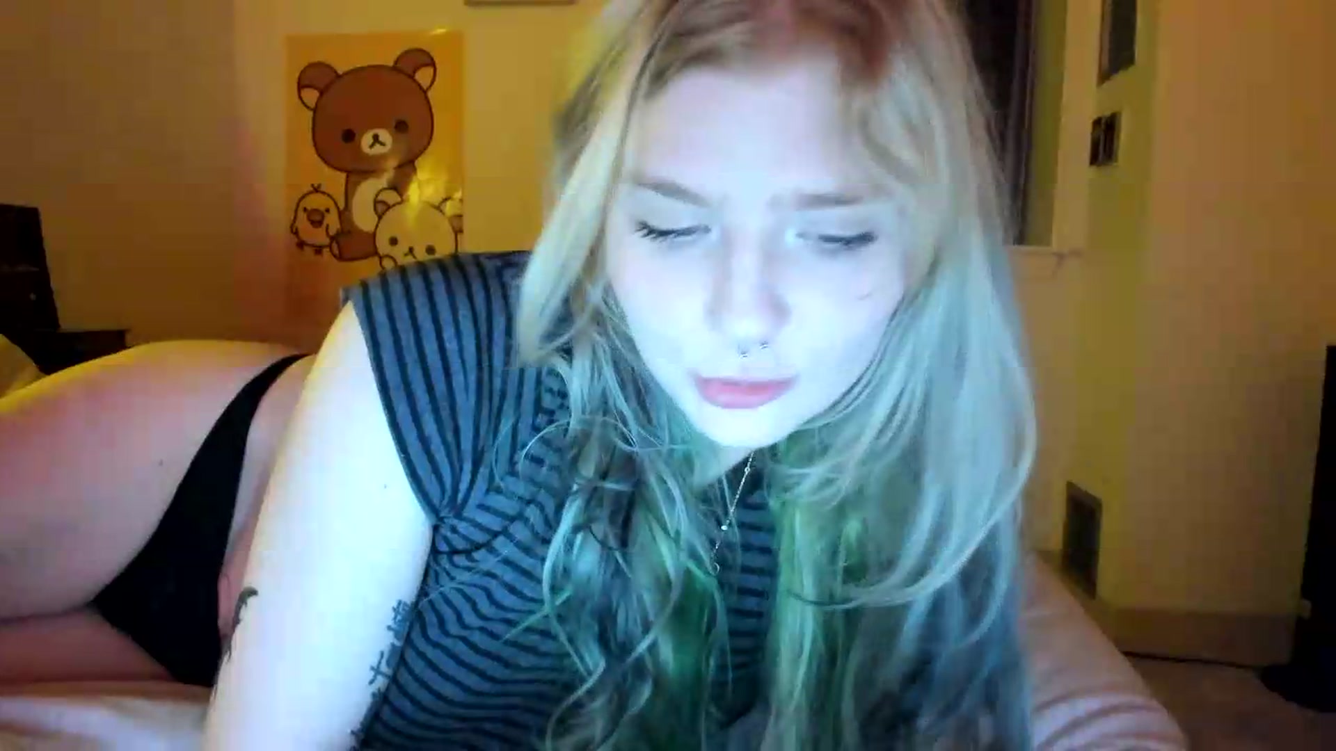 Gallery image thumbnail from DuckChan0's myfreecams stream on, 08/22/2026, 24:40 image 11 of 20