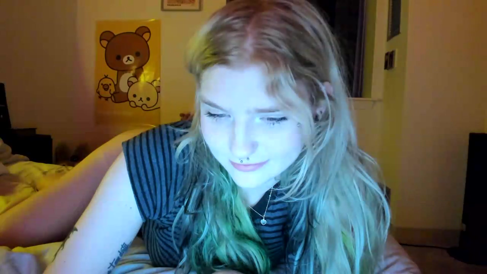 Gallery image thumbnail from DuckChan0's myfreecams stream on, 08/22/2026, 24:40 image 13 of 20