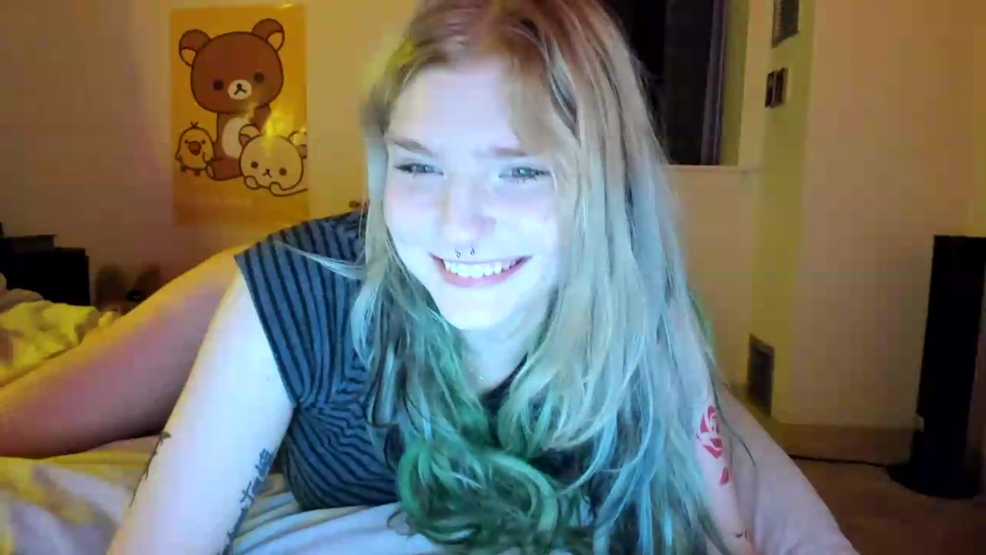 Gallery image thumbnail from DuckChan0's myfreecams stream on, 08/22/2026, 24:40 image 19 of 20
