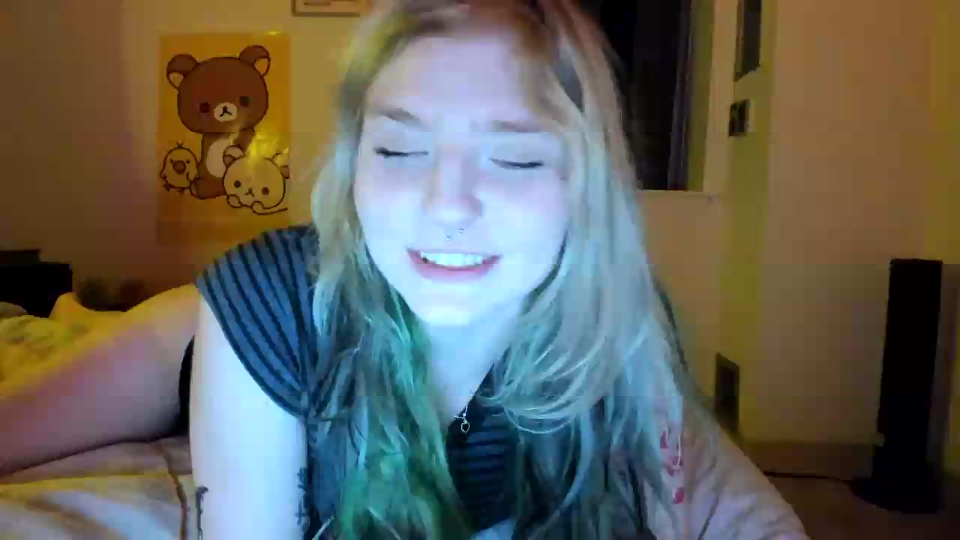 Gallery image thumbnail from DuckChan0's myfreecams stream on, 08/22/2026, 24:40 image 15 of 20